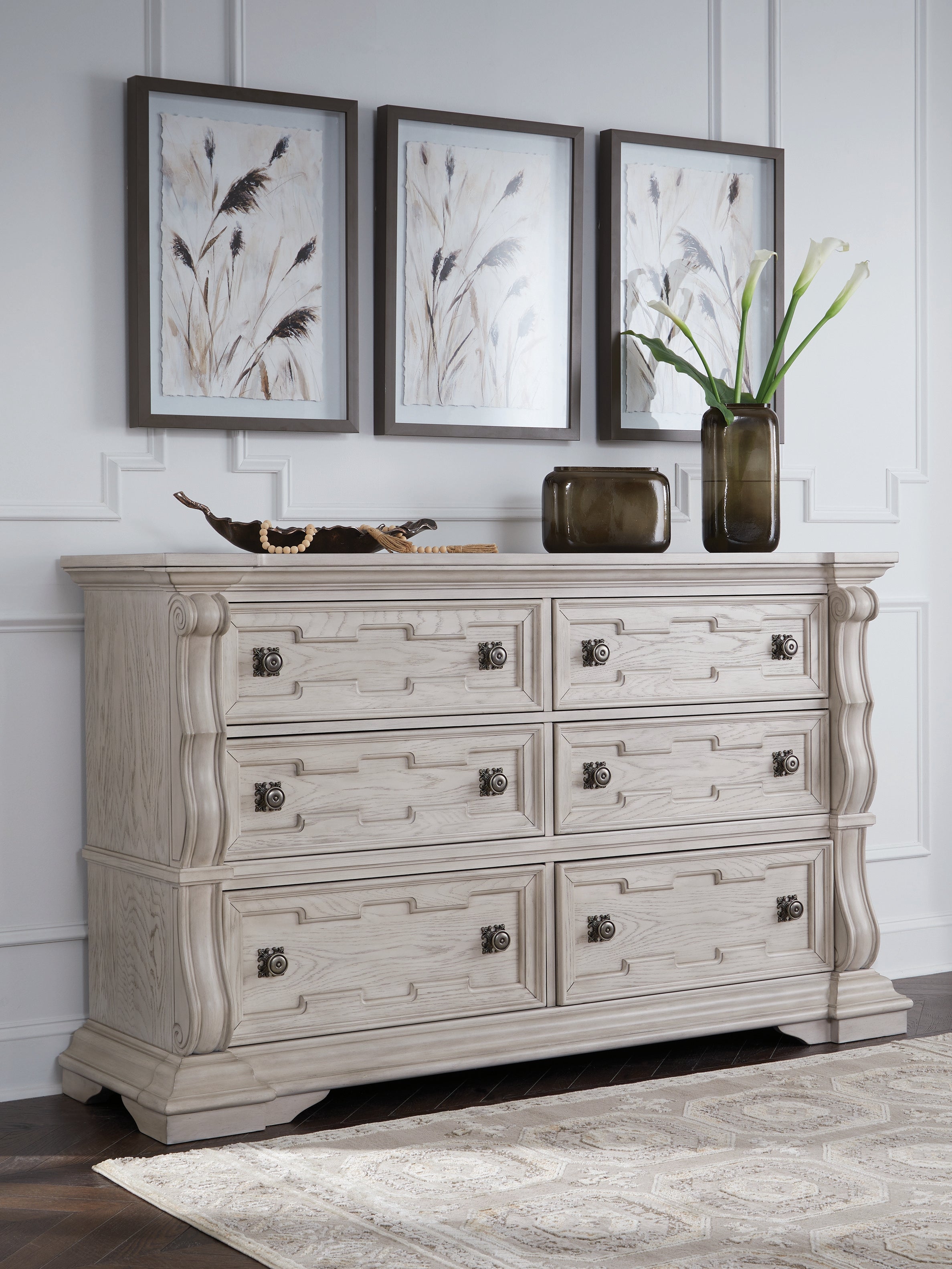 Bruchandi Antique White Dresser