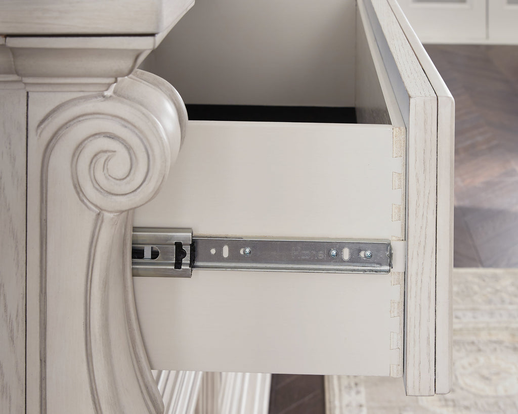 Bruchandi Antique White Dresser