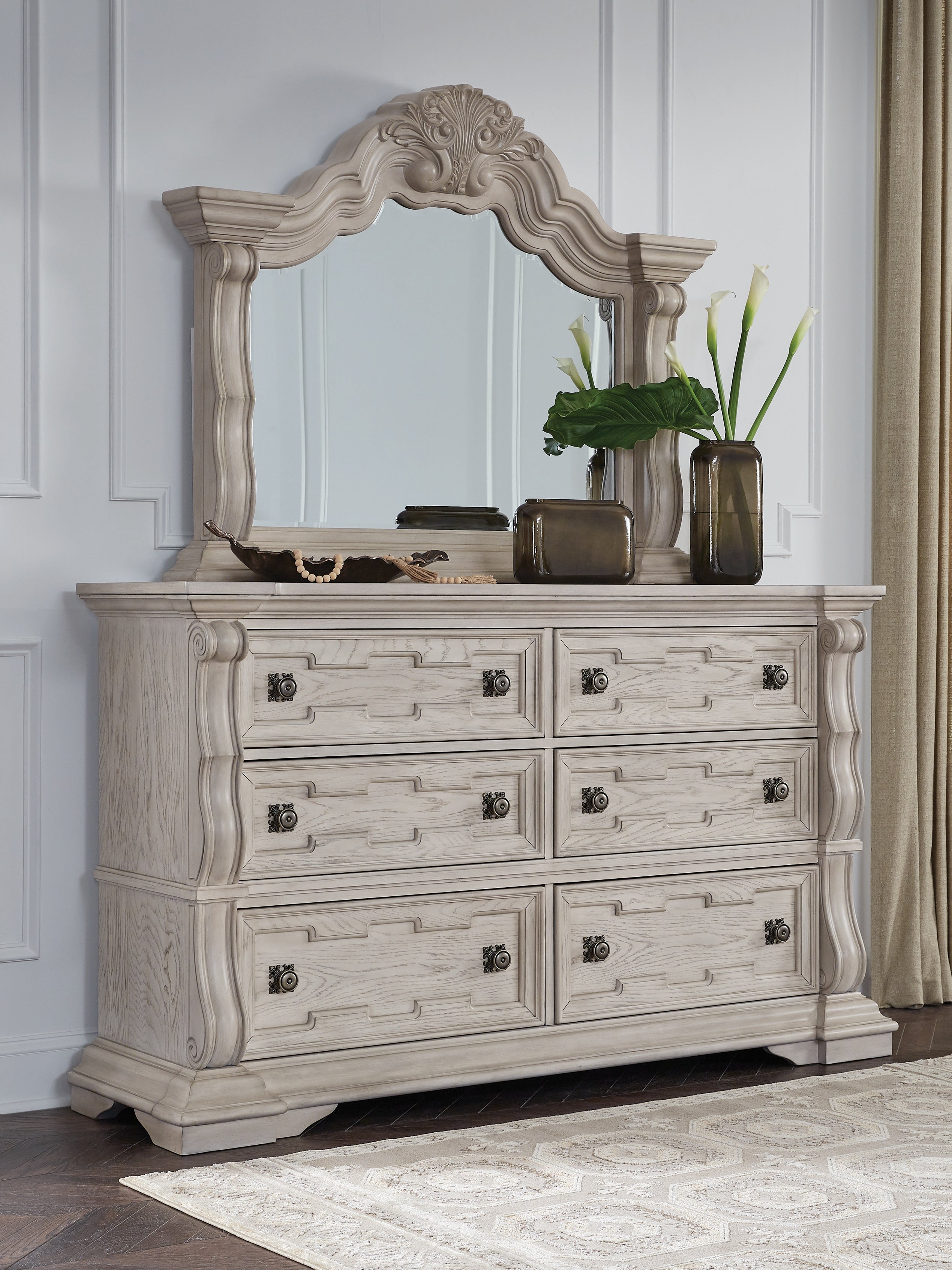 Bruchandi Antique White Dresser and Mirror