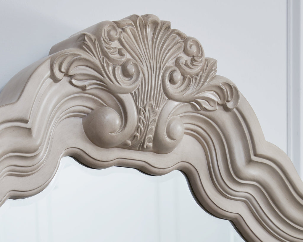 Bruchandi Antique White Dresser and Mirror