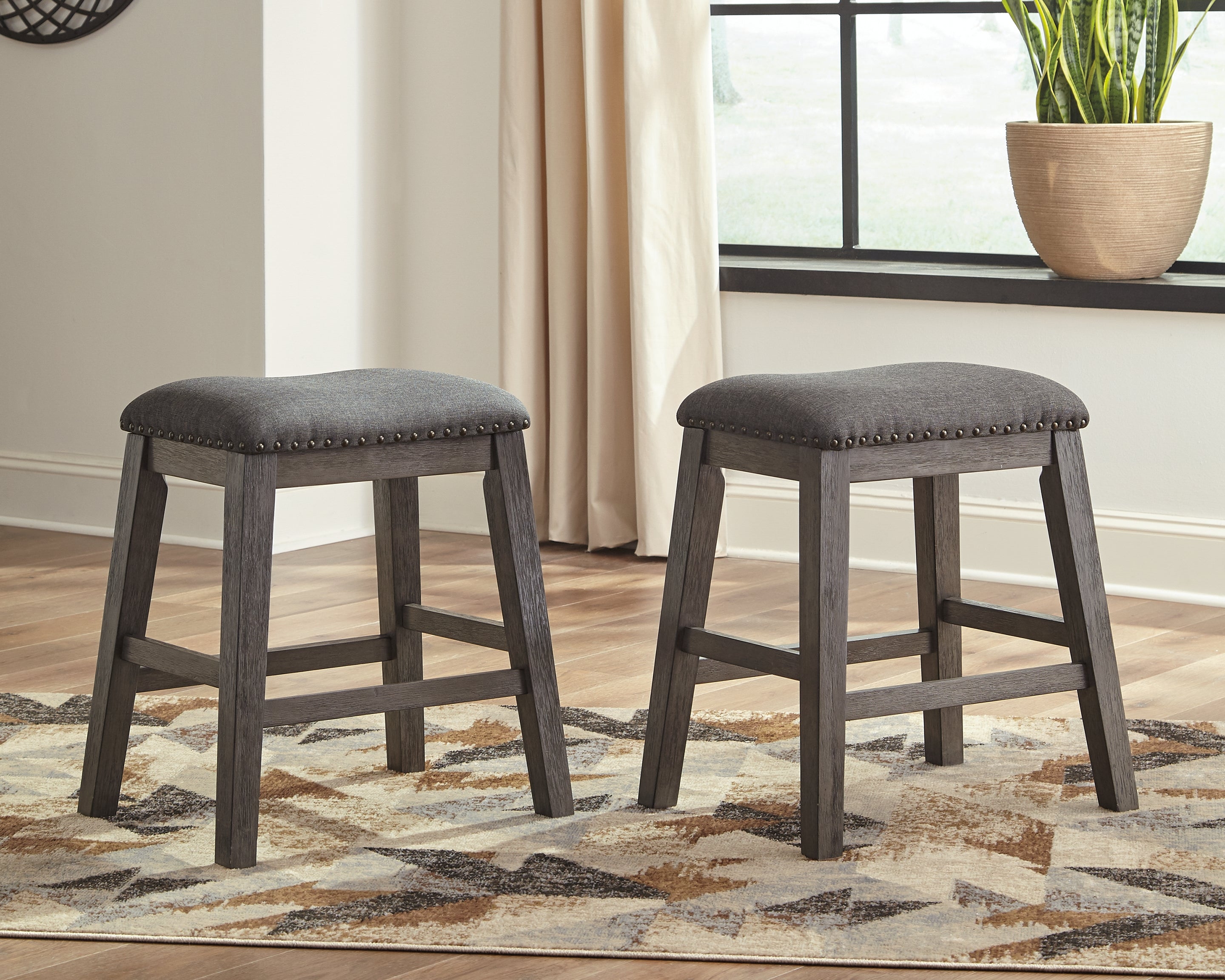 Caitbrook Counter Height Dining Table and 4 Barstools, Gray