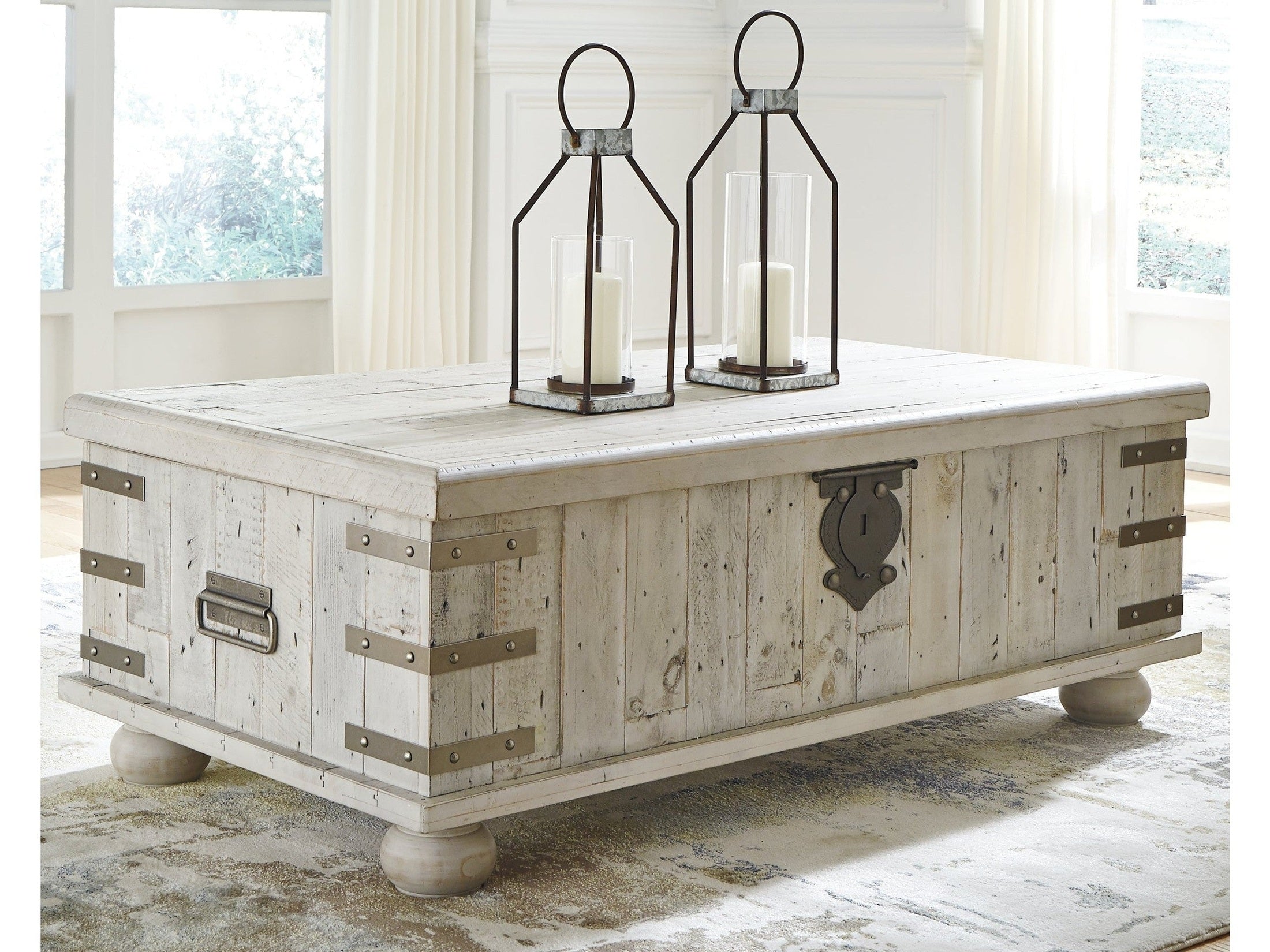 Carynhurst White Wash Gray Lift Top Coffee Table