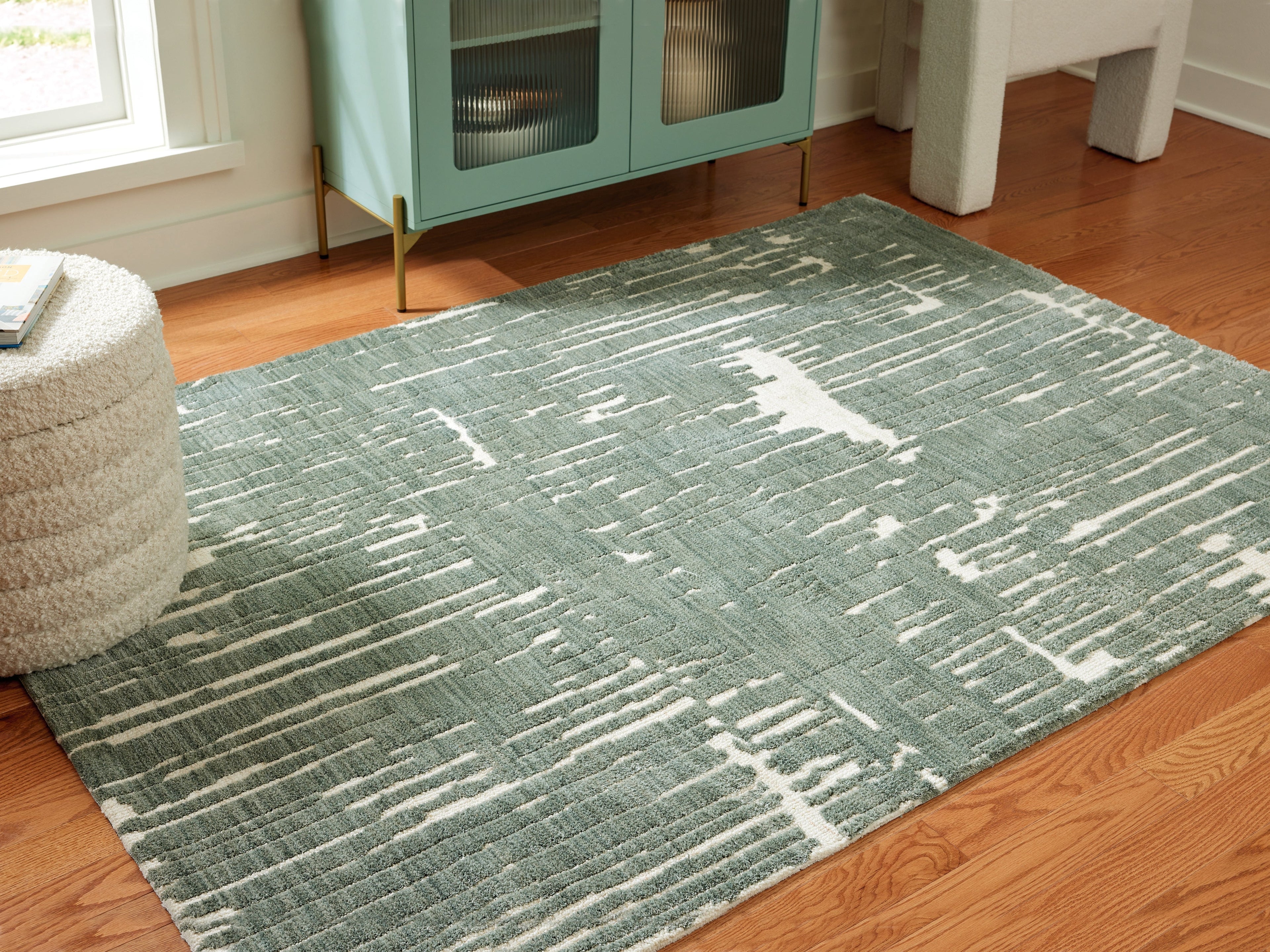 Cayworth Teal/White 5' x 7' Rug