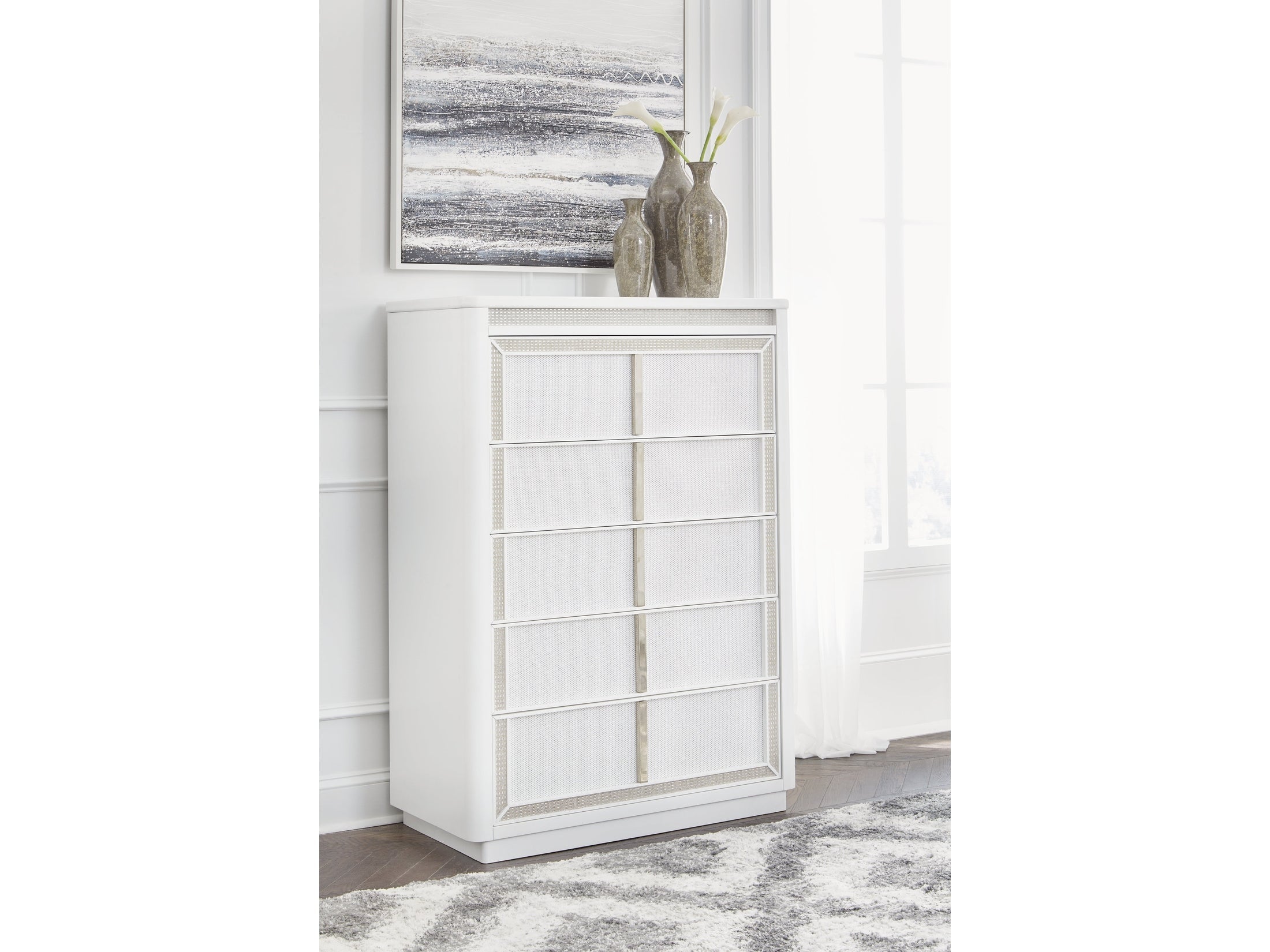 Chalanna White Chest of Drawers