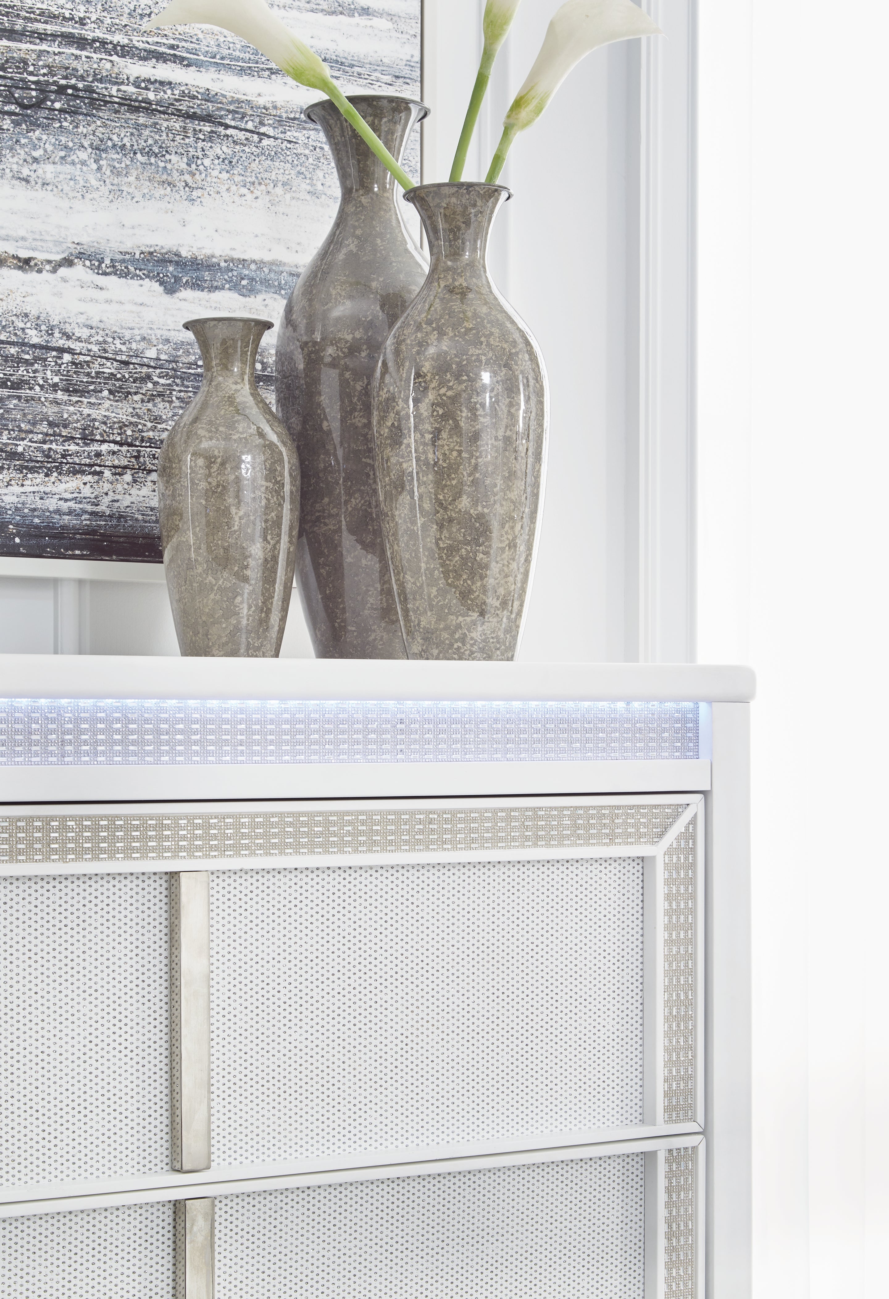 Chalanna White Chest of Drawers