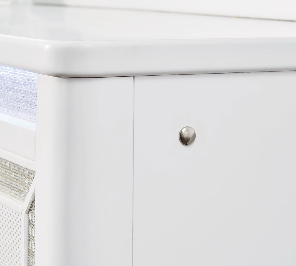 Chalanna White Dresser and Mirror