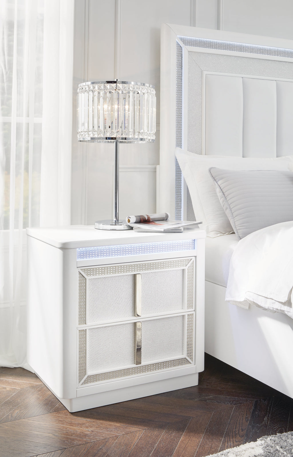 Chalanna White Queen Storage Bed, Dresser and 2 Nightstands