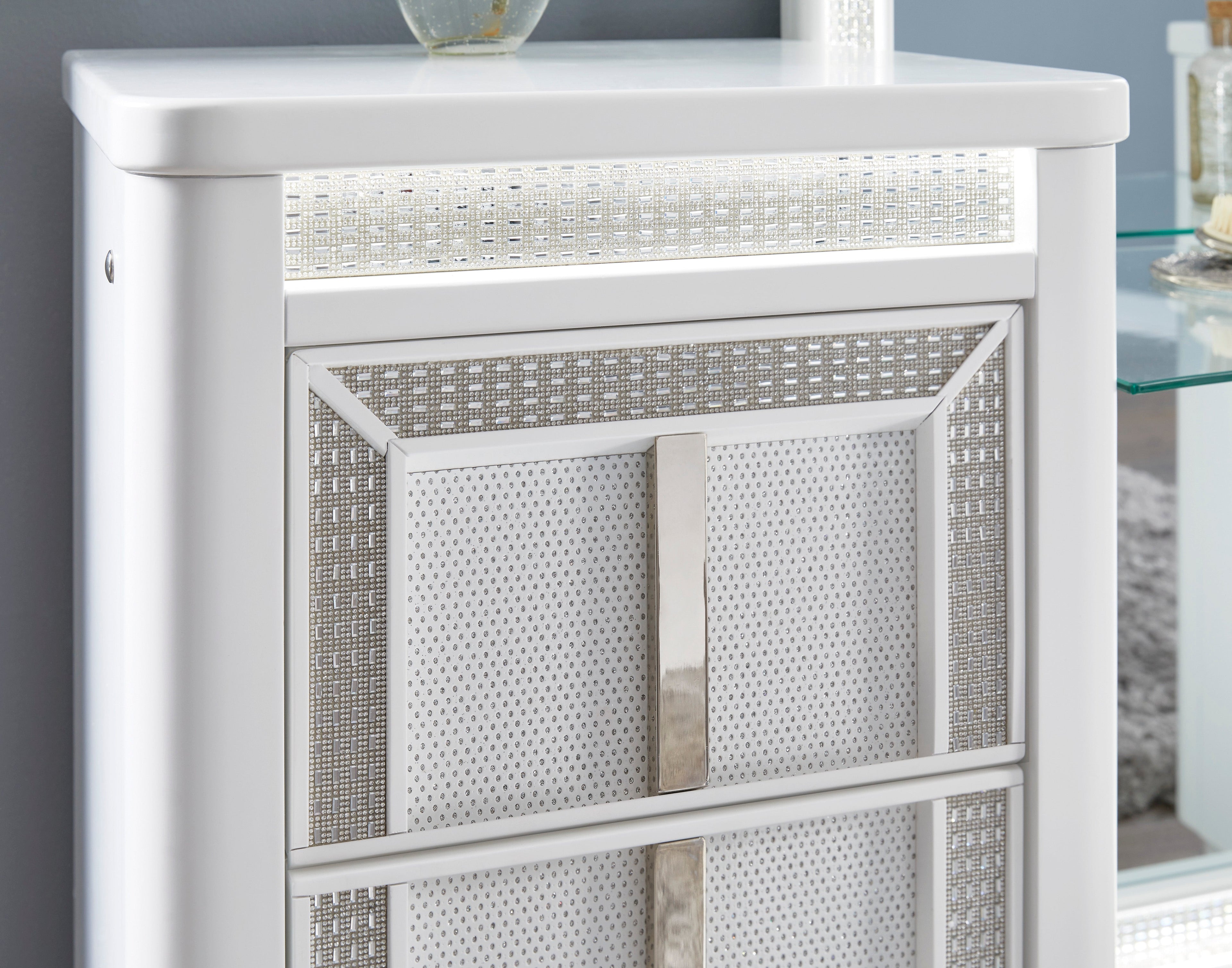 Chalanna White Vanity with Mirror