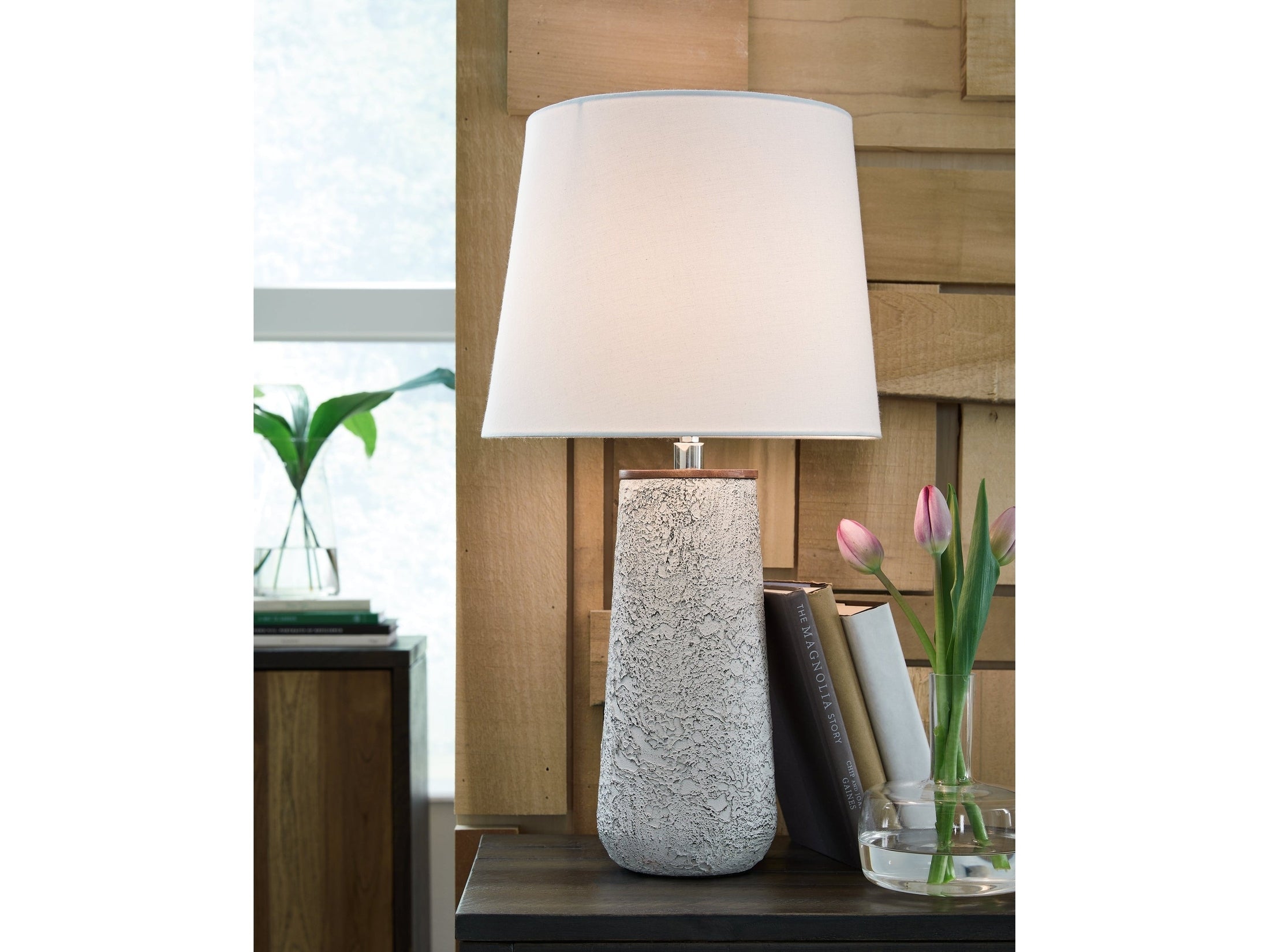 Chaston Antique White Table Lamp (Set of 2)