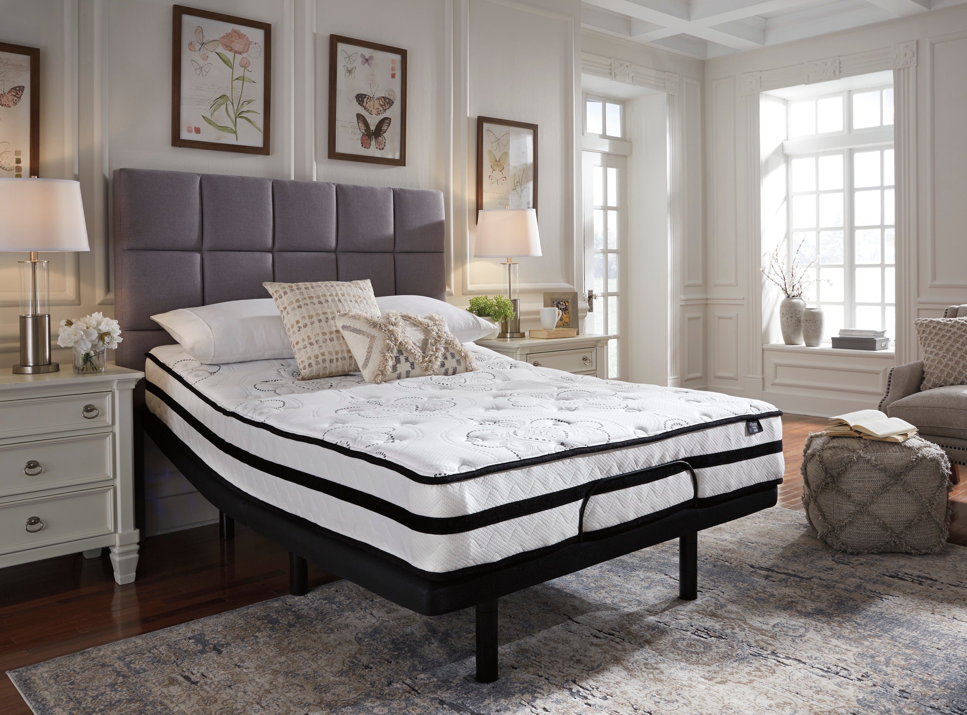 Chime 10 Inch Hybrid King Mattress in a Box