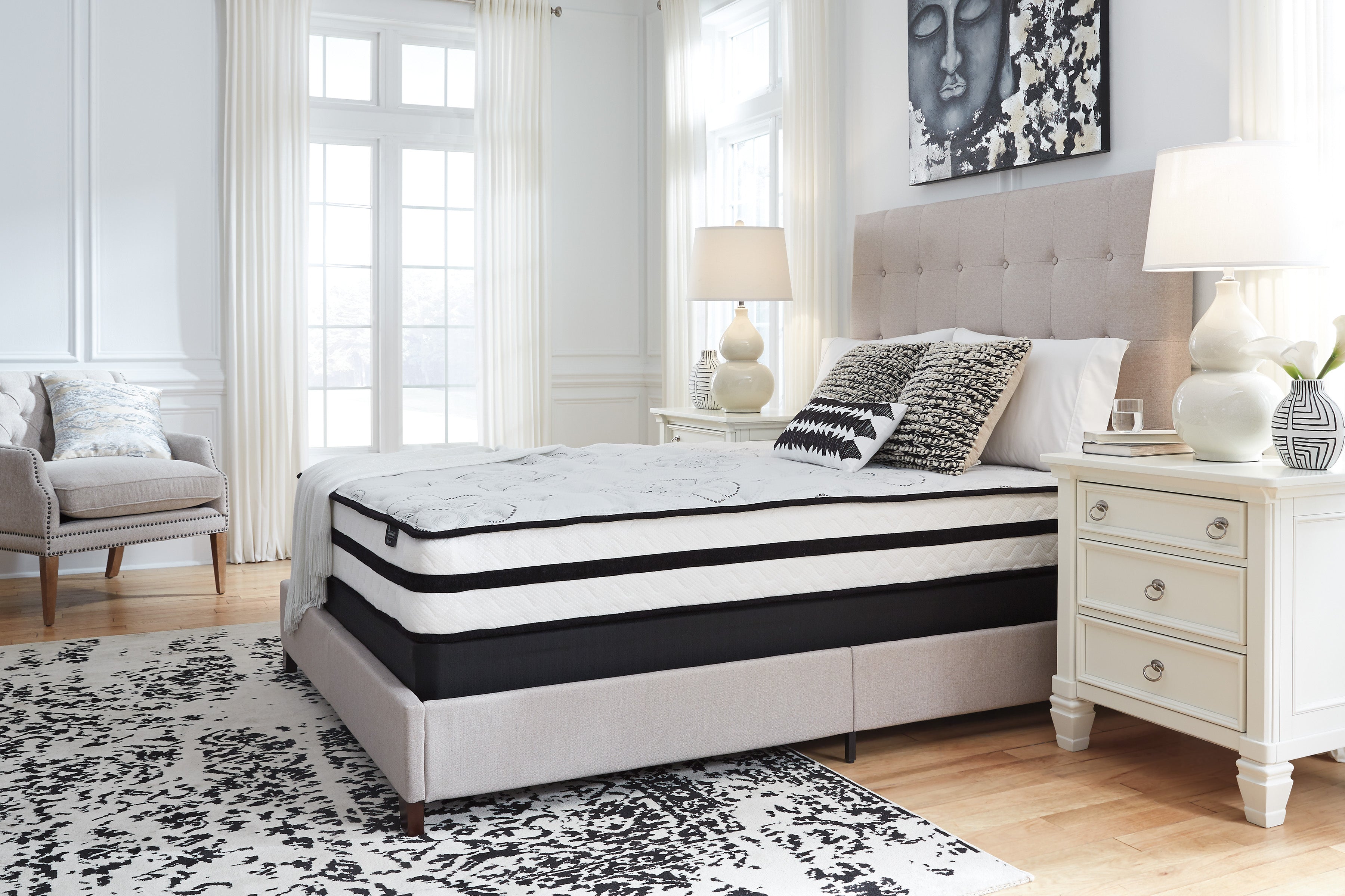 Chime 10 Inch Hybrid King Mattress in a Box