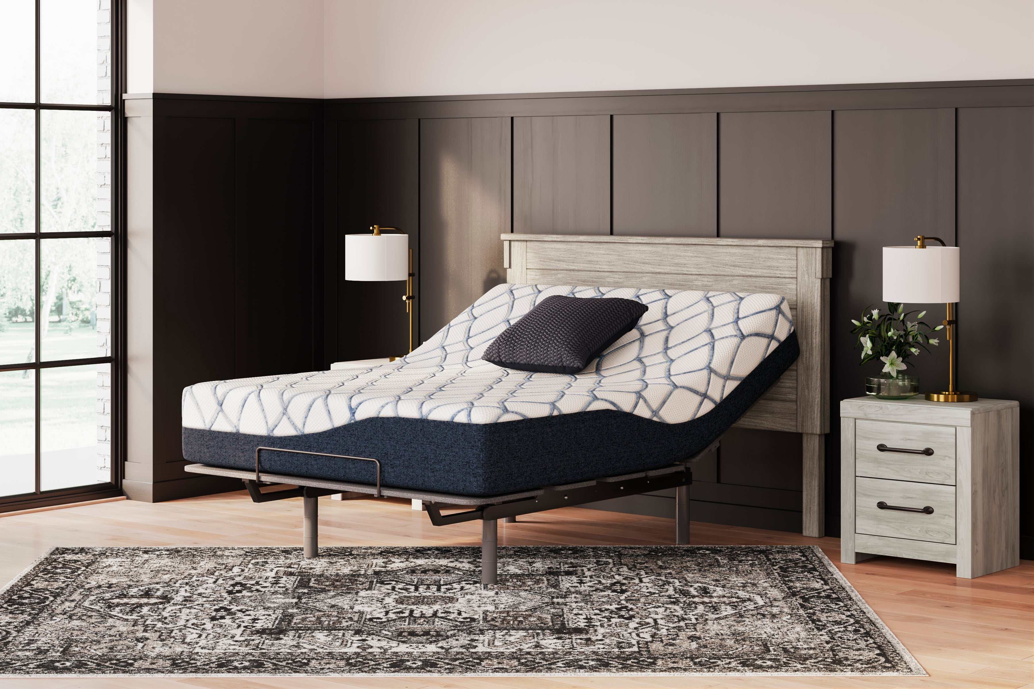 Chime Elite 2.0 White/Blue Memory Foam Mattress / Plush