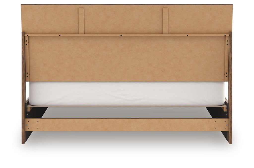 Chirason Brown King Panel Bed