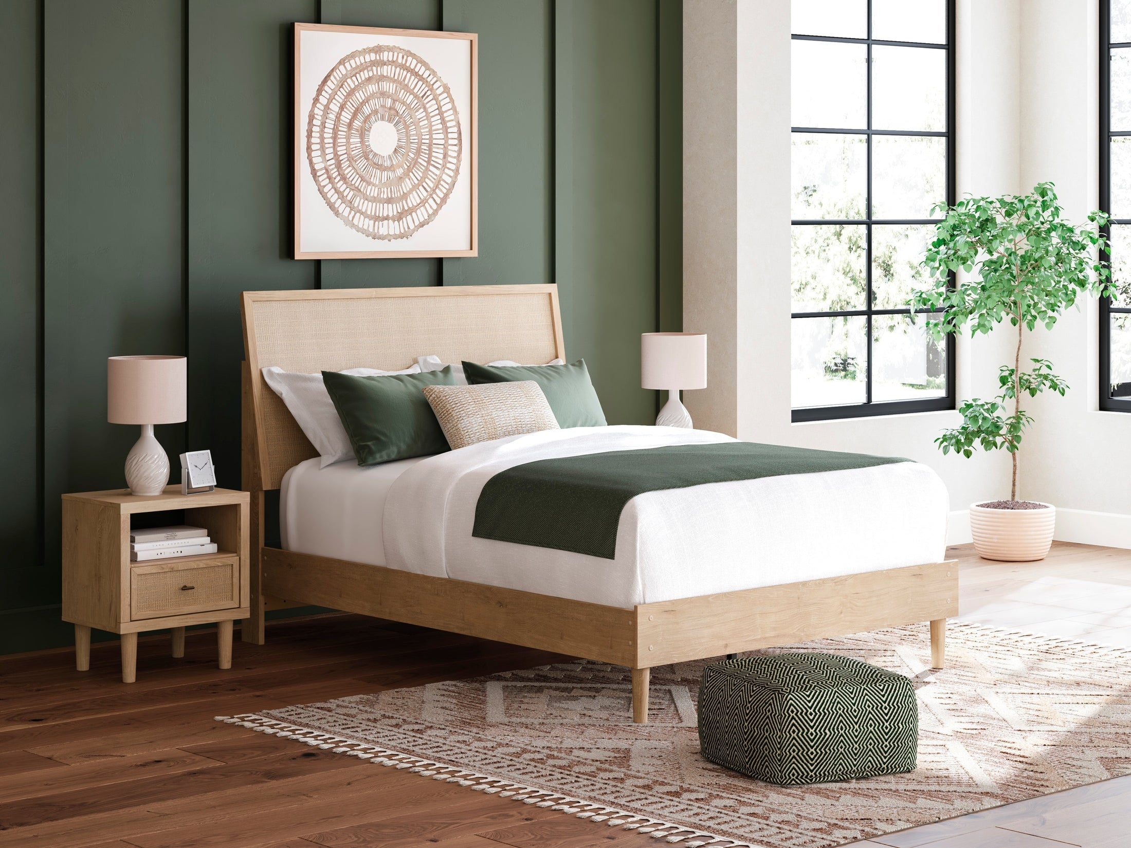 Cielden Two-Tone Queen Panel Bed