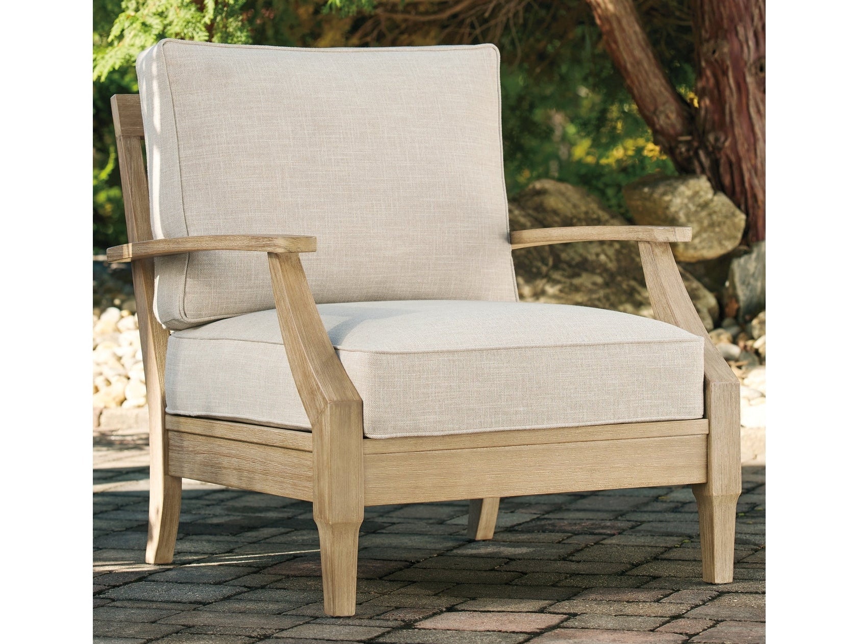 Clare View Outdoor Lounge Chair w/ Cushion
