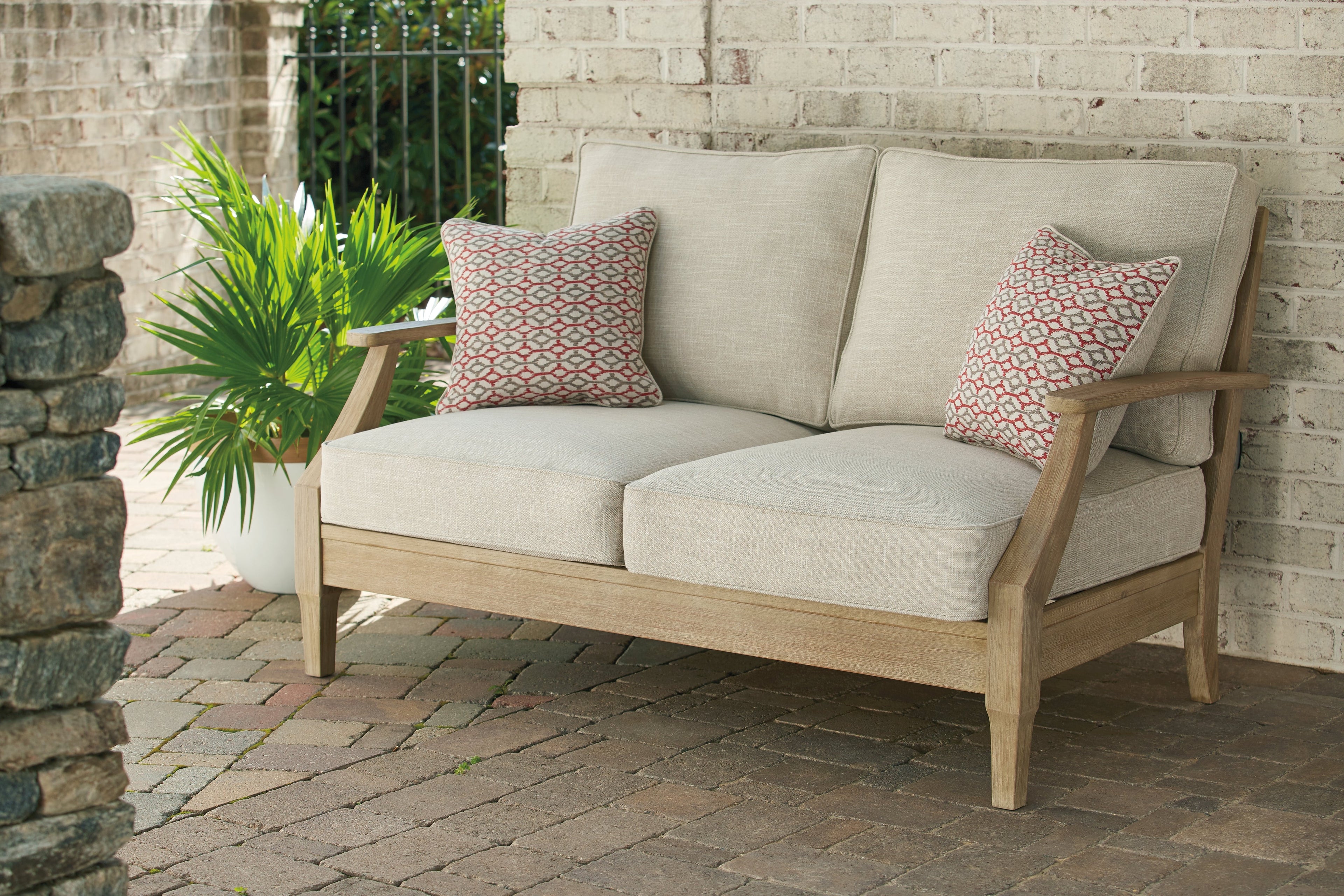 Clare View Outdoor Loveseat w/ Cushion