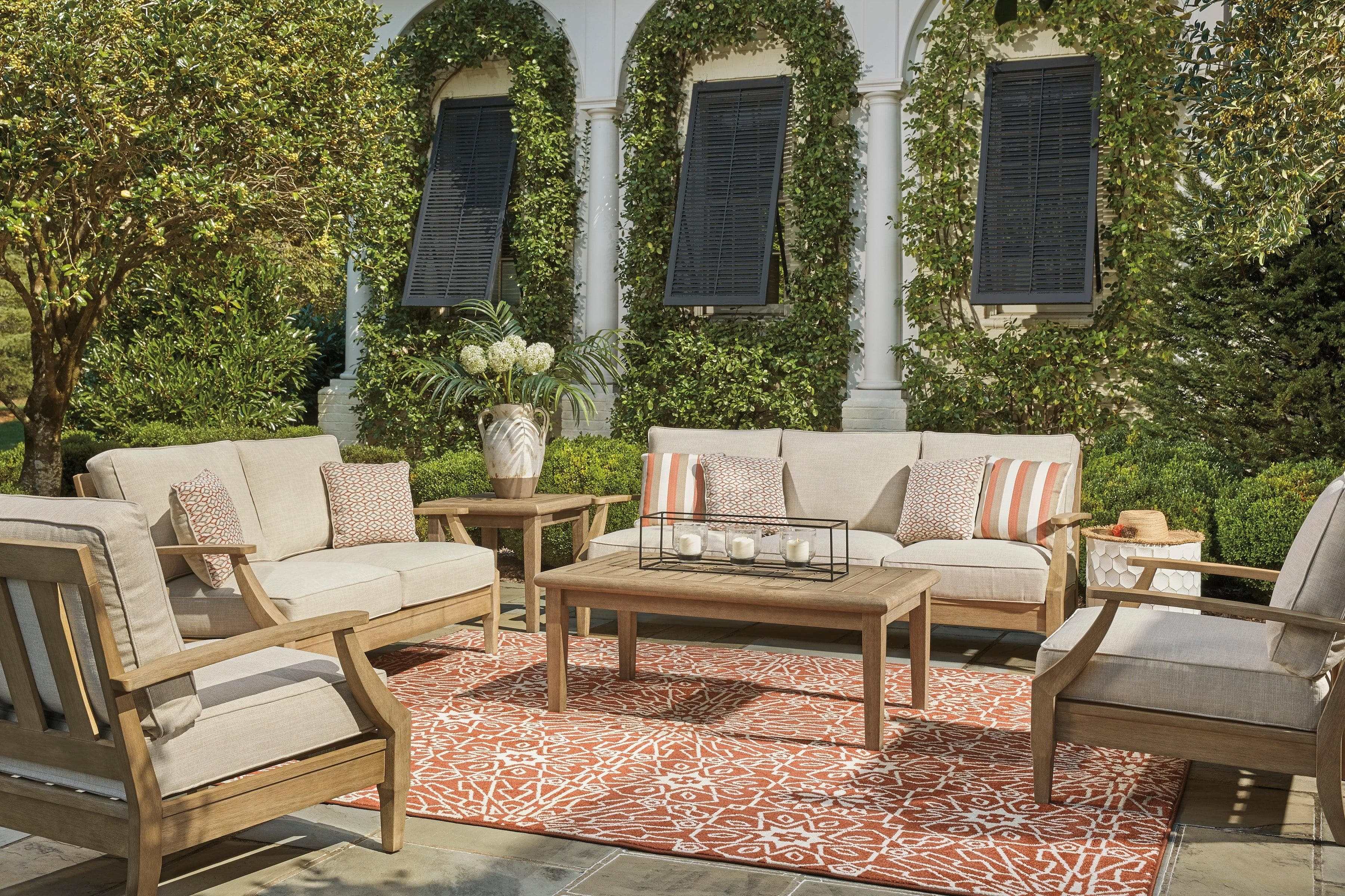 Clare View Outdoor Seating Group / 4pc