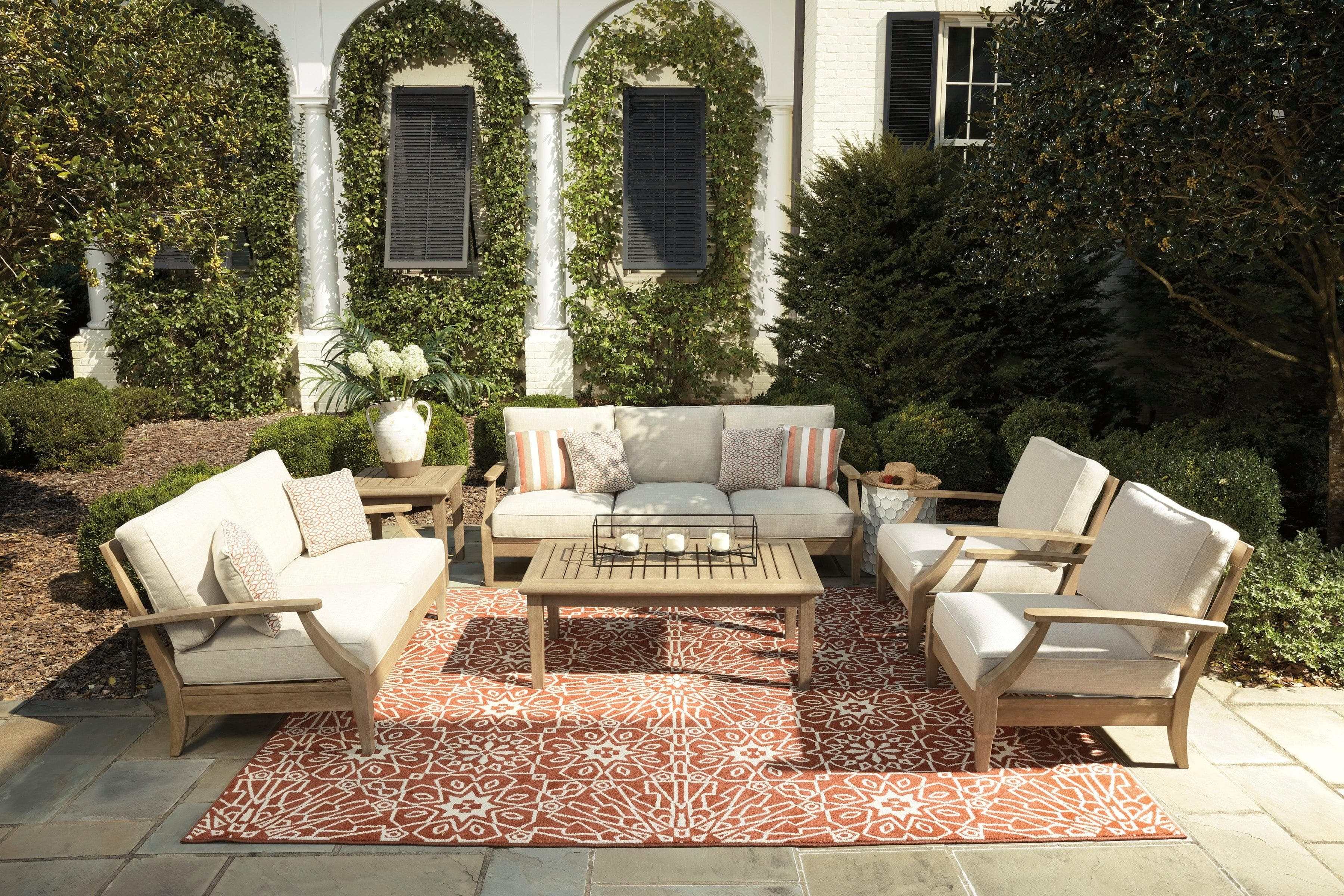 Clare View Outdoor Seating Group / 4pc
