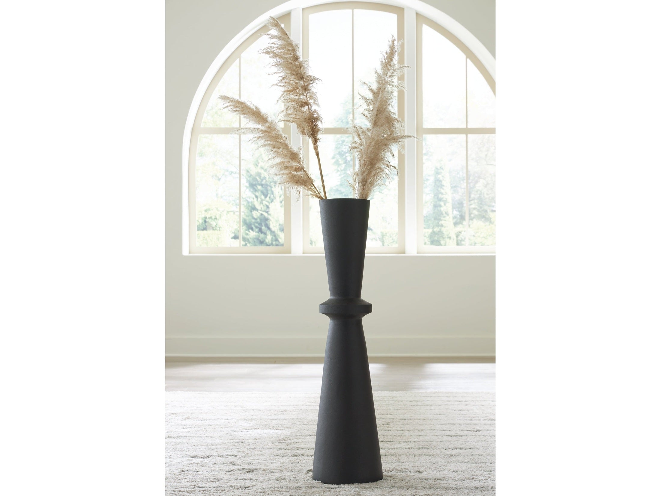 Collisten Black Vase 10"