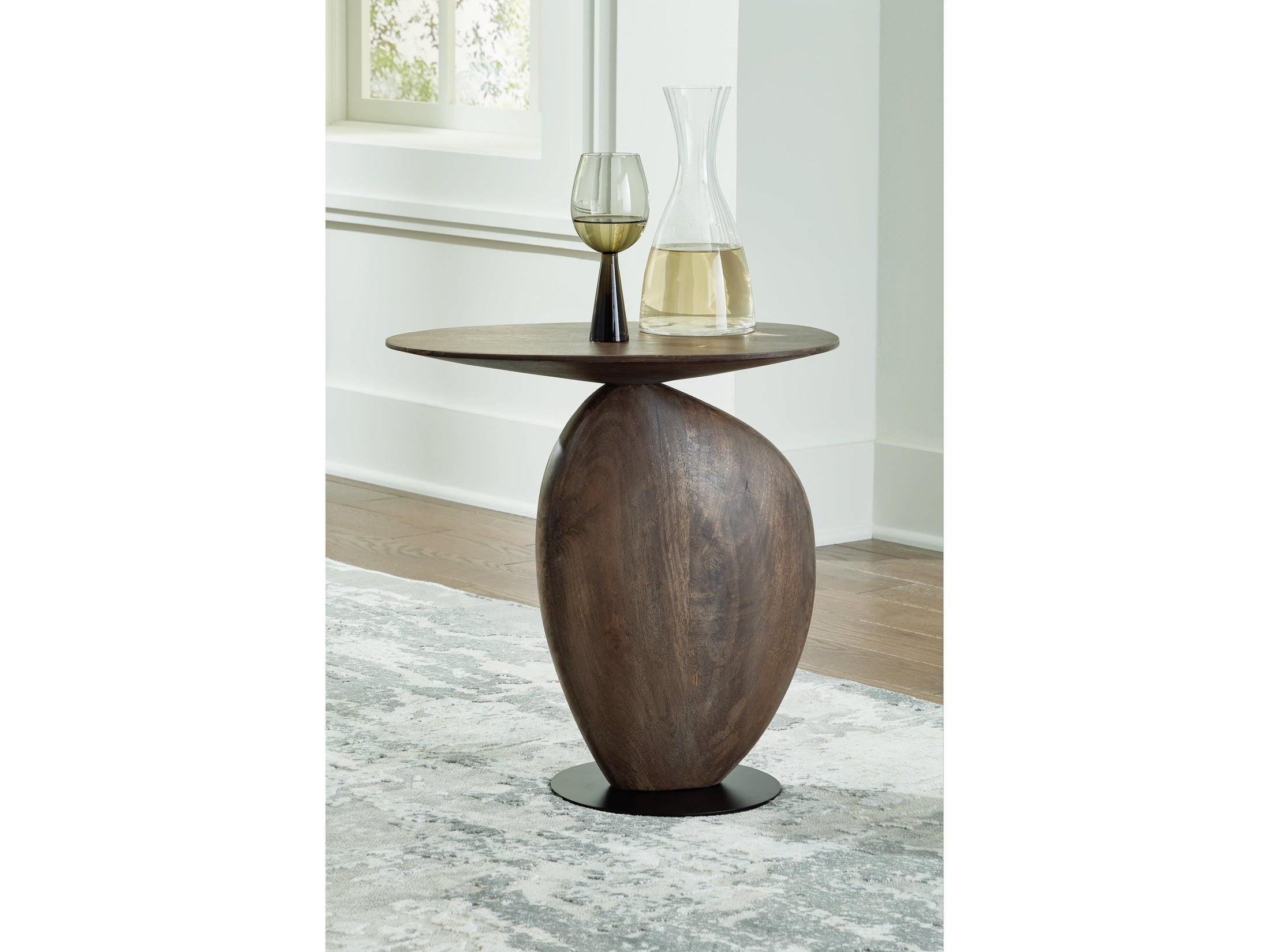 Cormmet Brown/Black Accent Table
