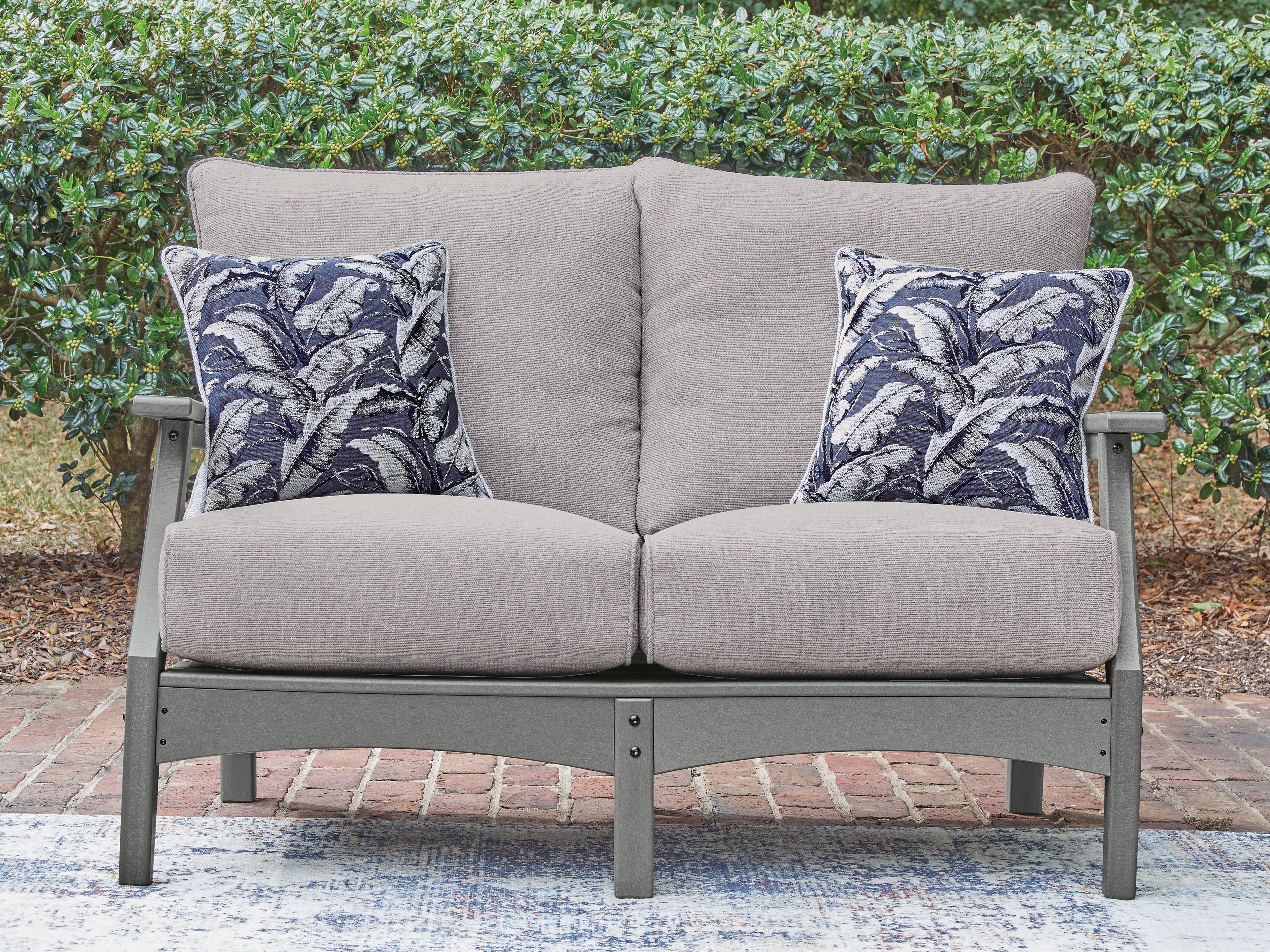 Cove Beach Gray Loveseat w/Cushion