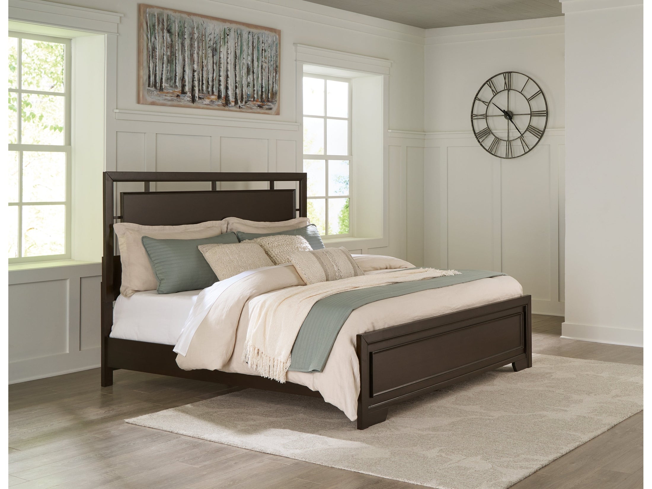 Covetown Dark Brown Queen Panel Bed