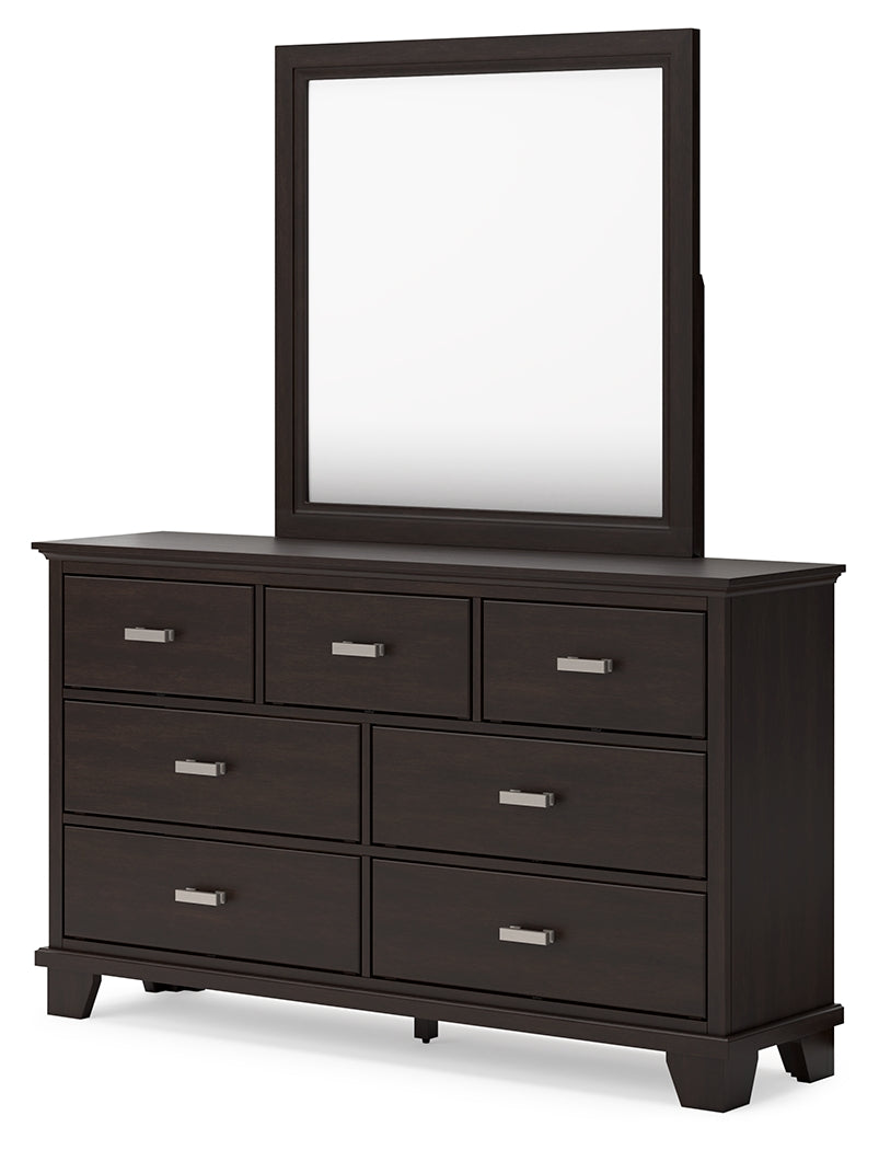 Covetown Queen Panel Bedroom Set with Dresser and Mirror