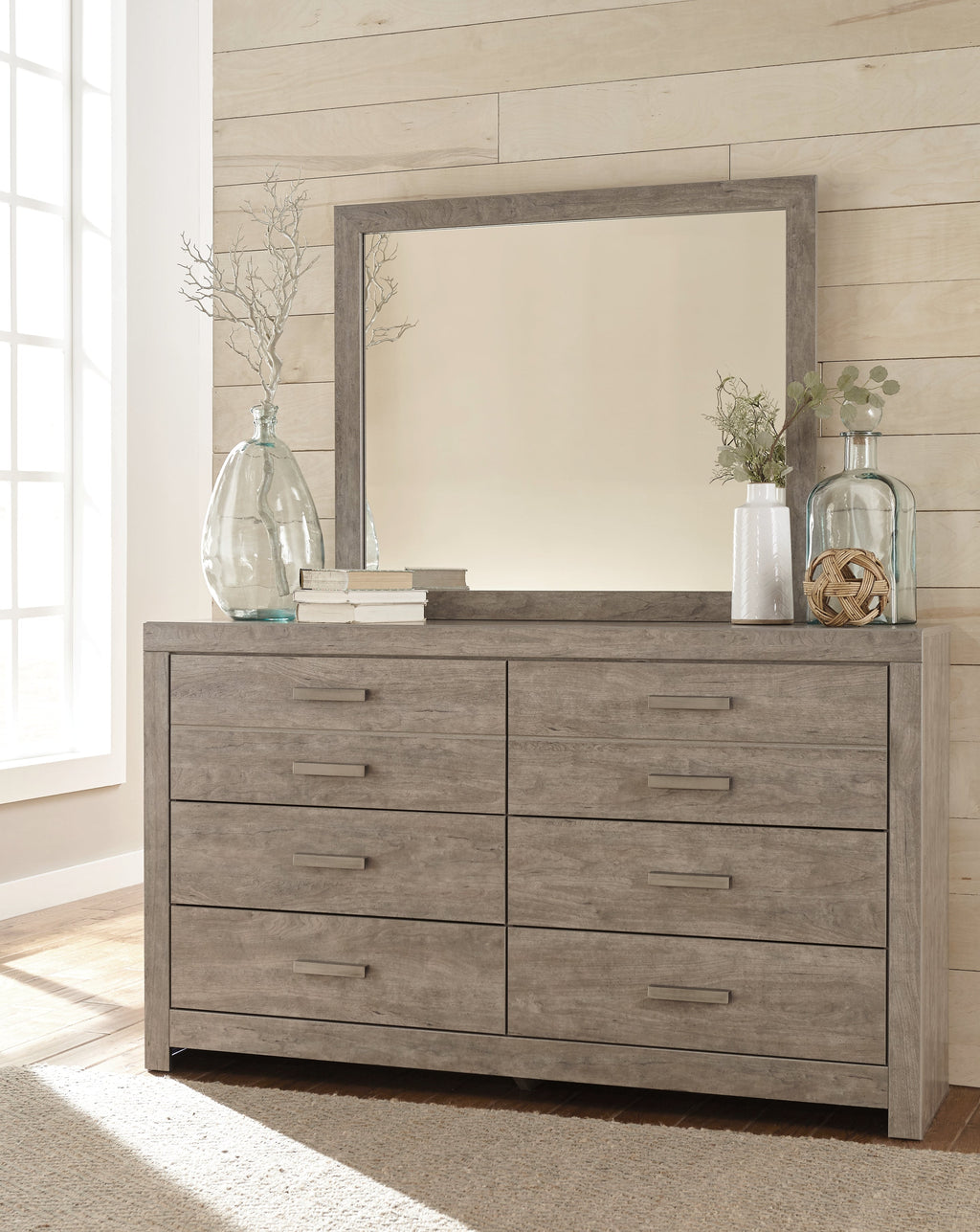 Culverbach Queen Panel Bedroom Set, Gray