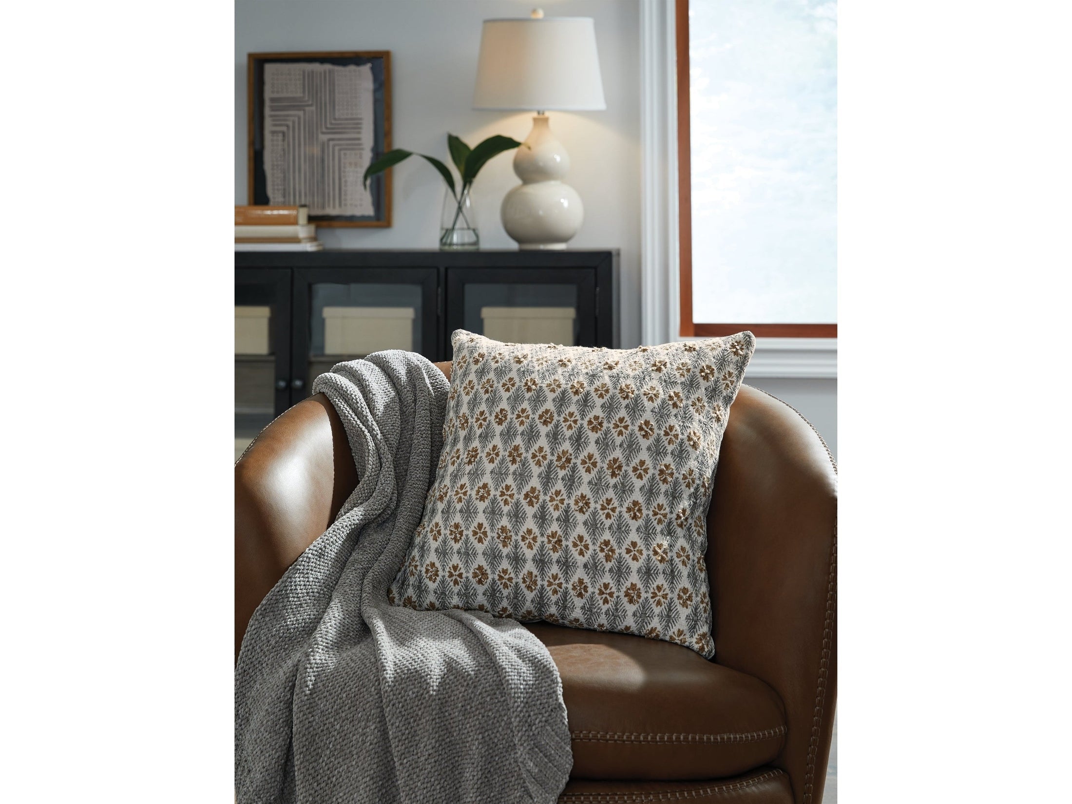Dainwick White/Gray/Brown Pillow (Set of 4)
