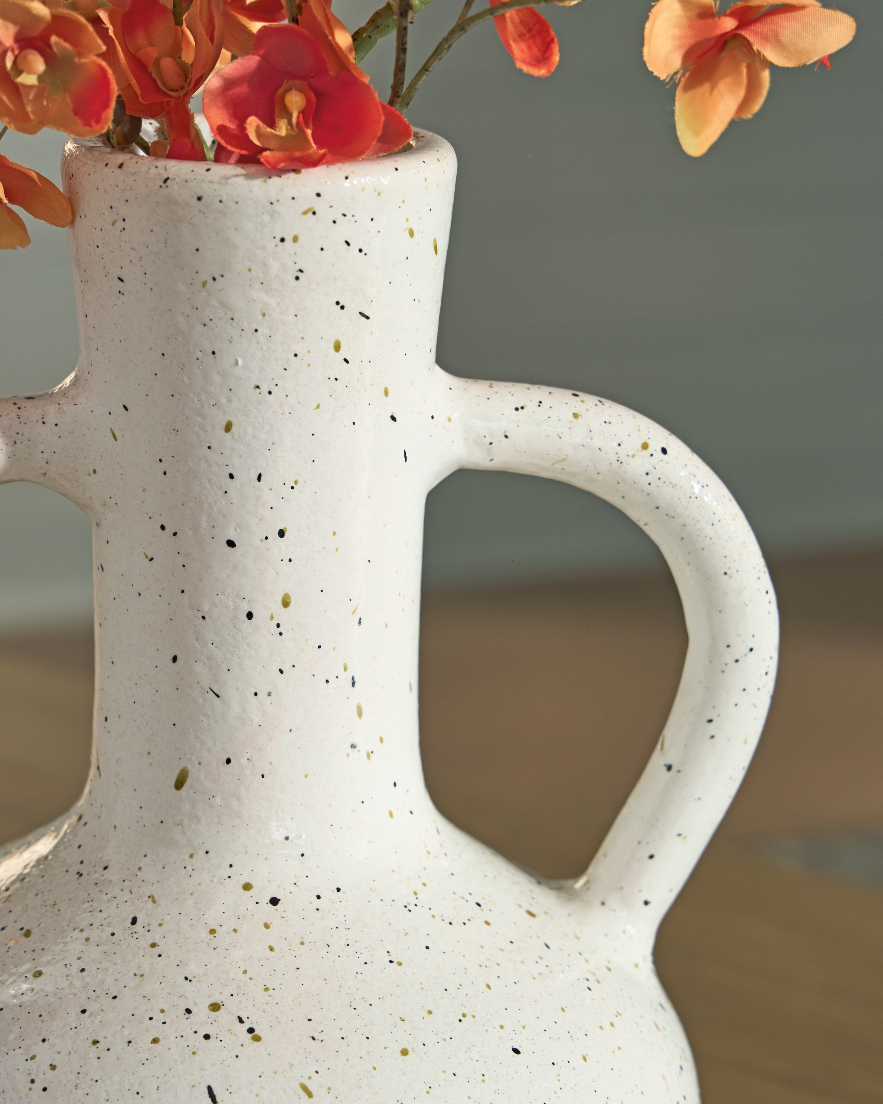Dallinworth White/Black Vase (13.25" H)