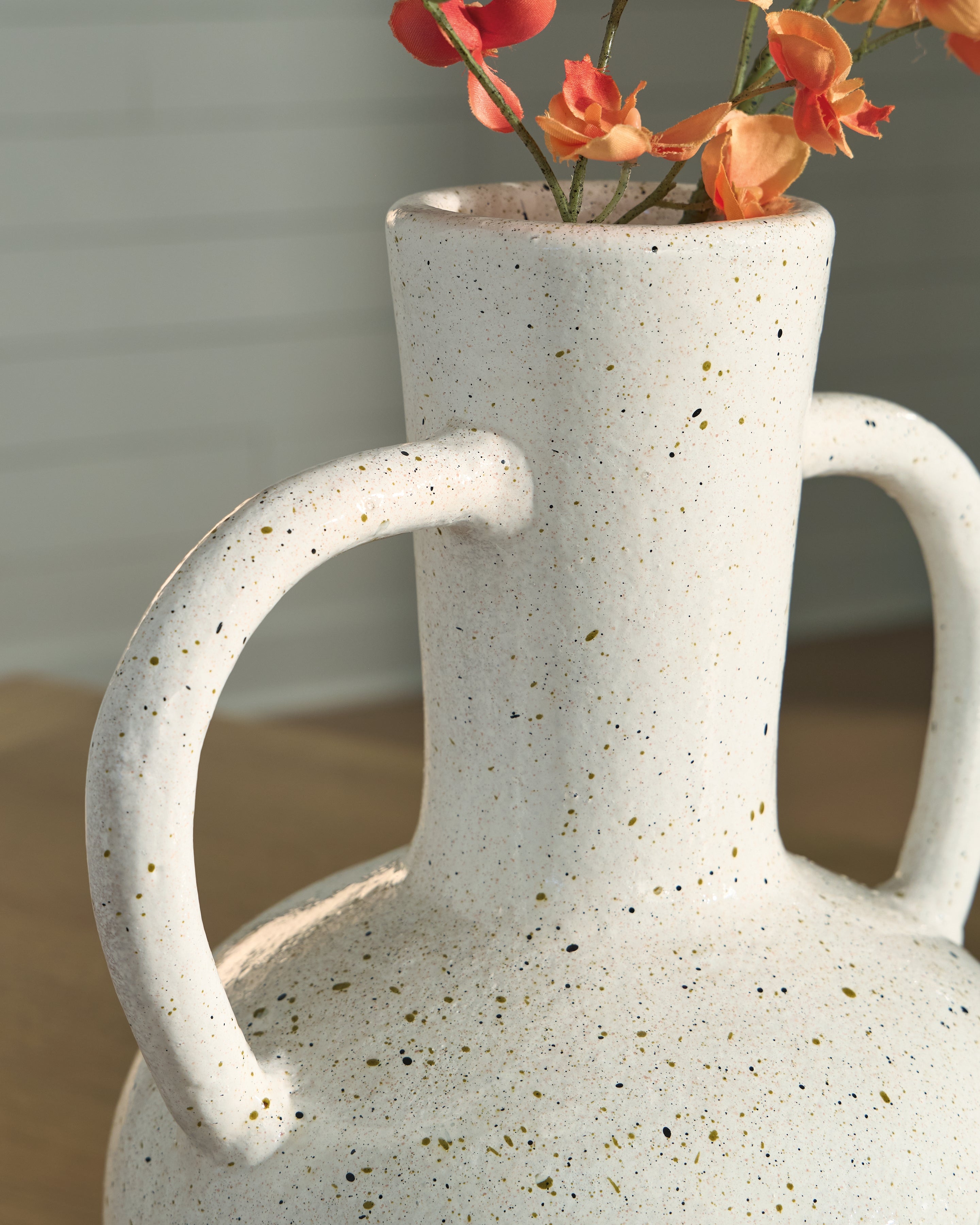 Dallinworth White/Black Vase (15" H)