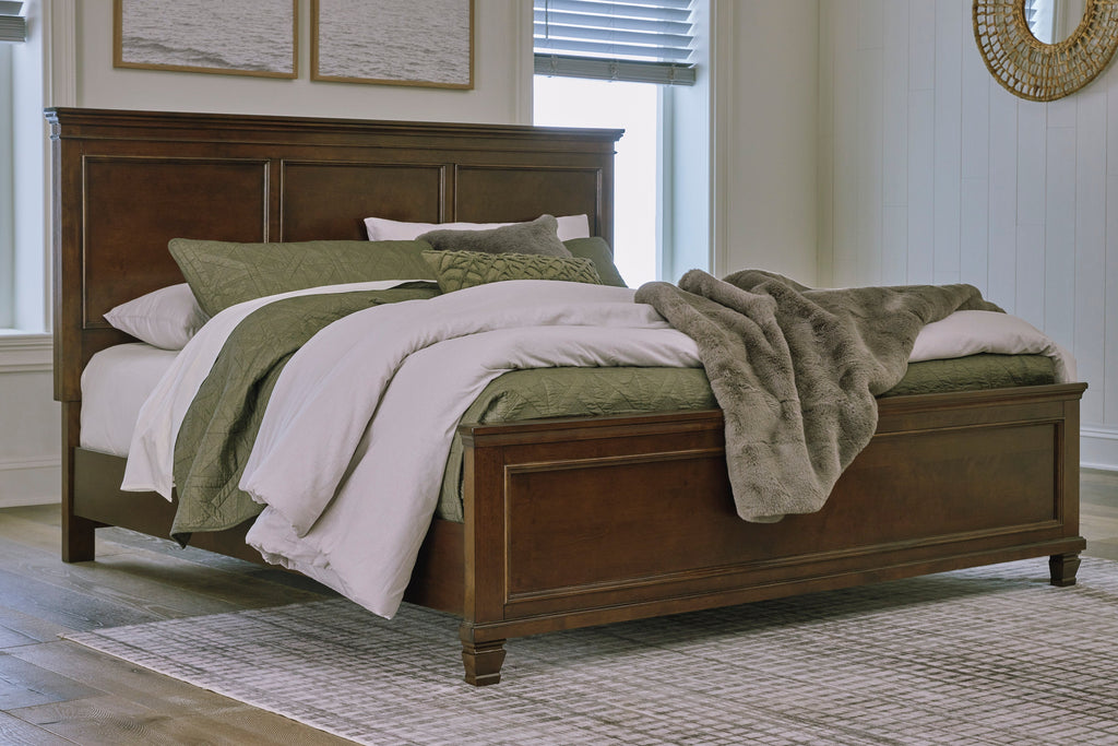 Danabrin Brown California King Panel 4-Piece Bedroom Set