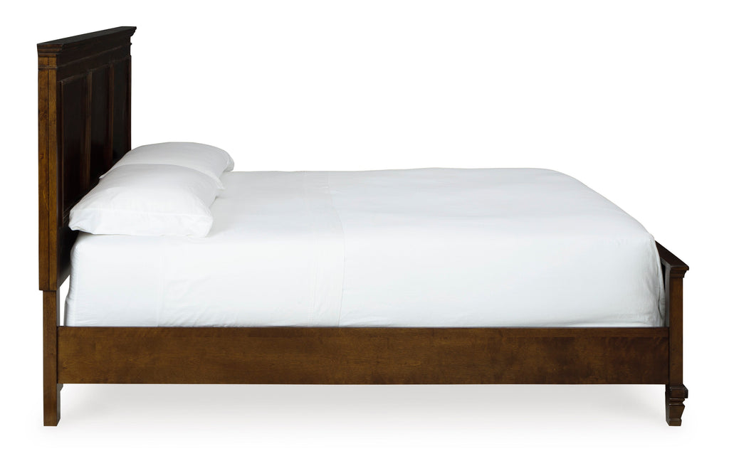 Danabrin Brown King Panel 5-Piece Bedroom Set