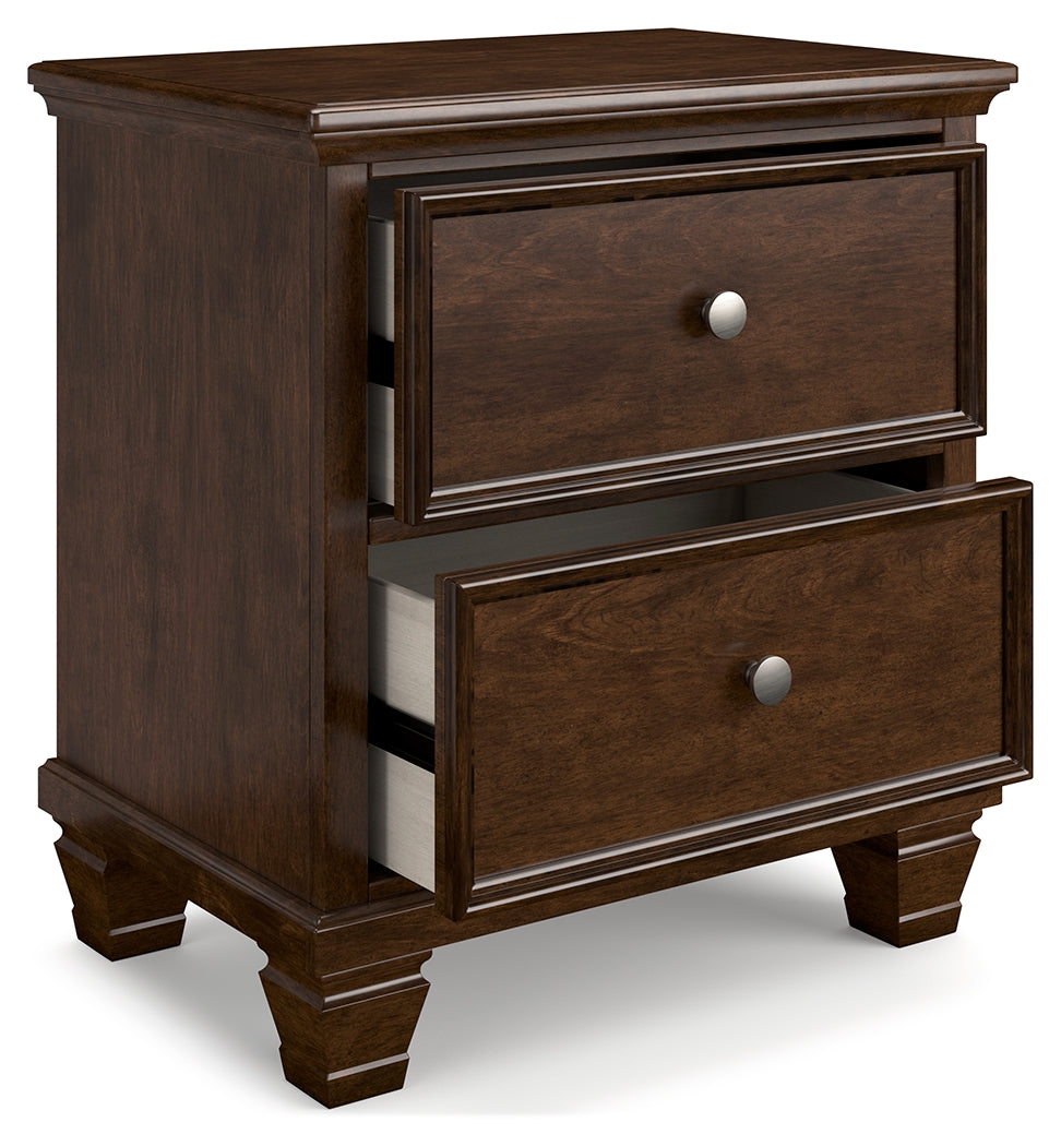 Danabrin Queen Panel Bedroom Set, Brown