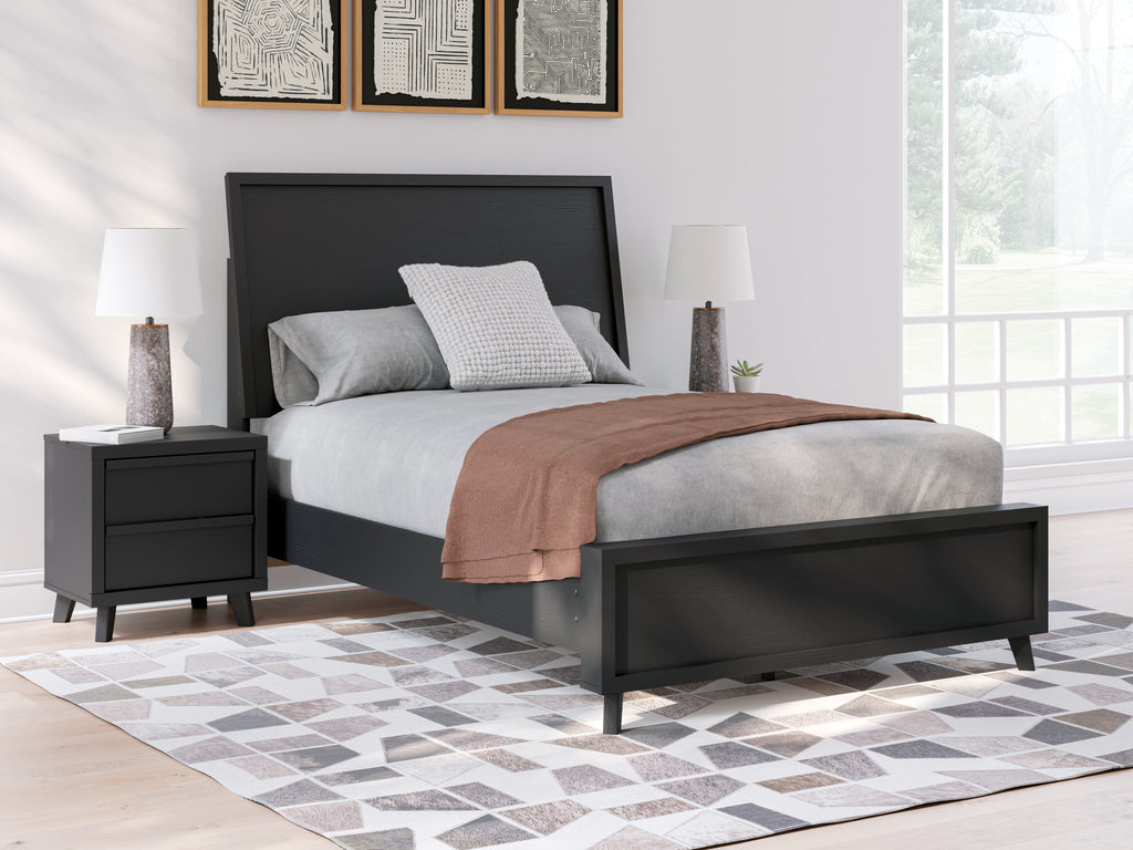 Danziar Black Full Panel Bed
