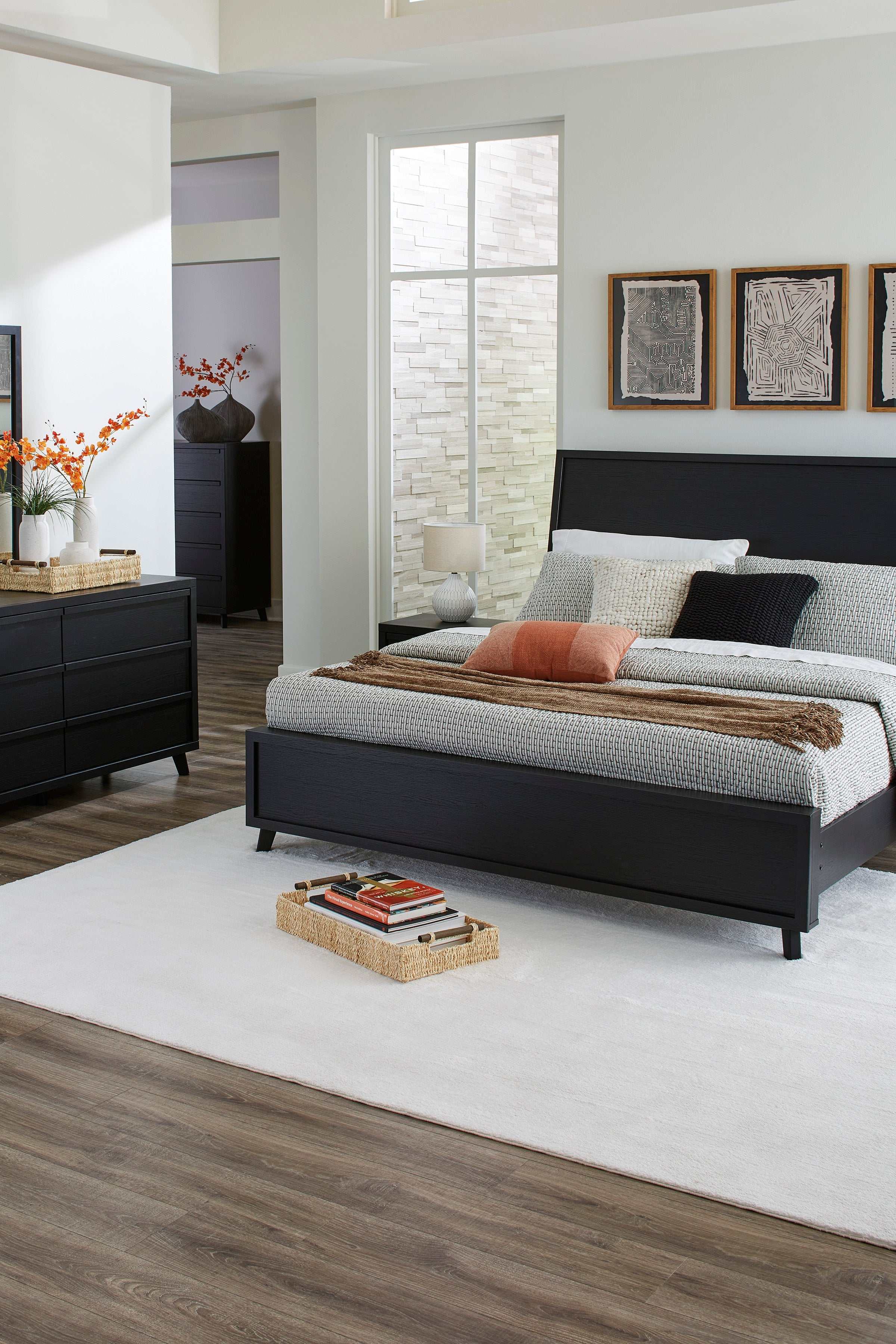 Danziar Black King Panel Bed