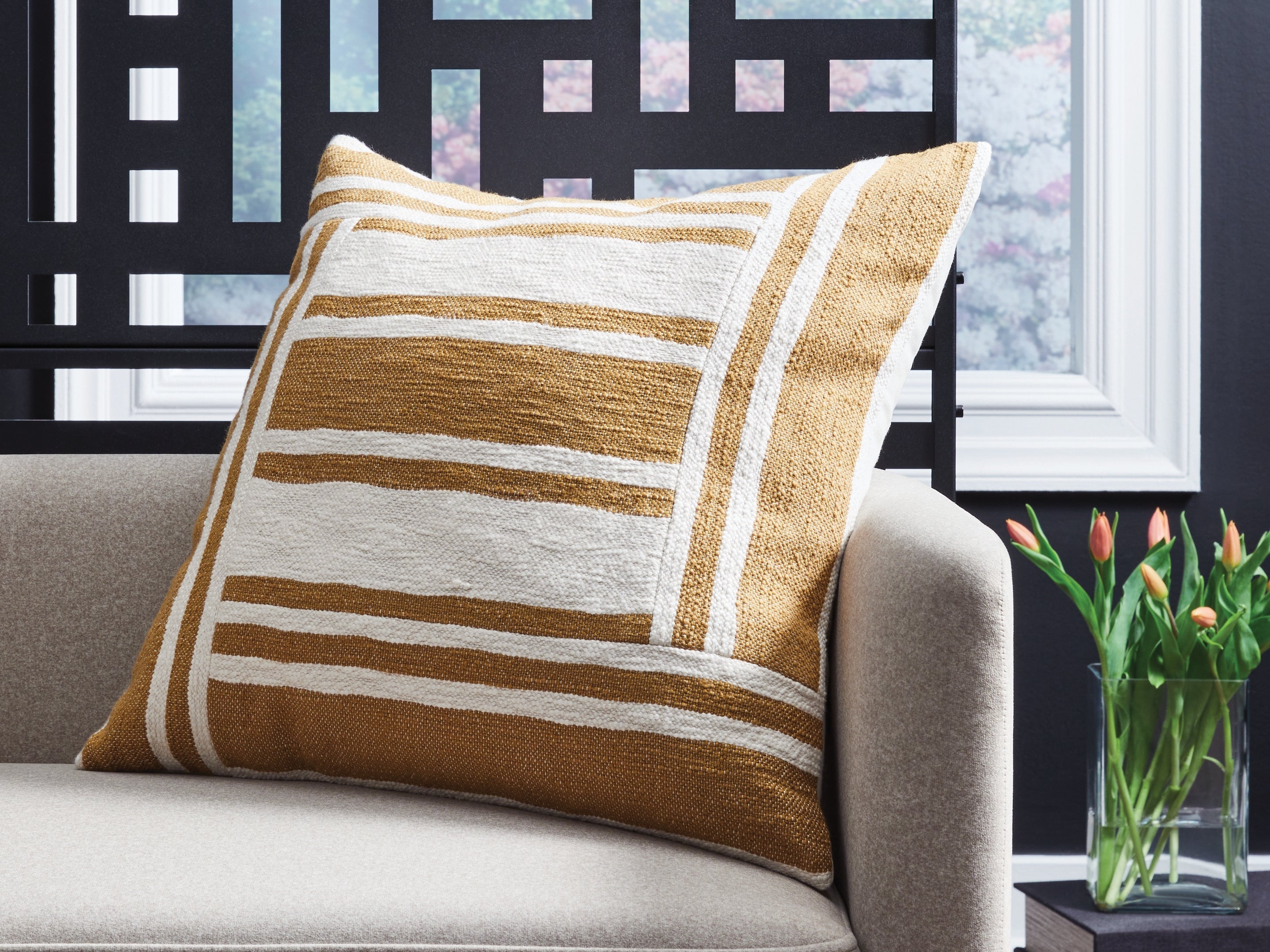 Darrman Ochre/Ivory Pillow (Set of 4)