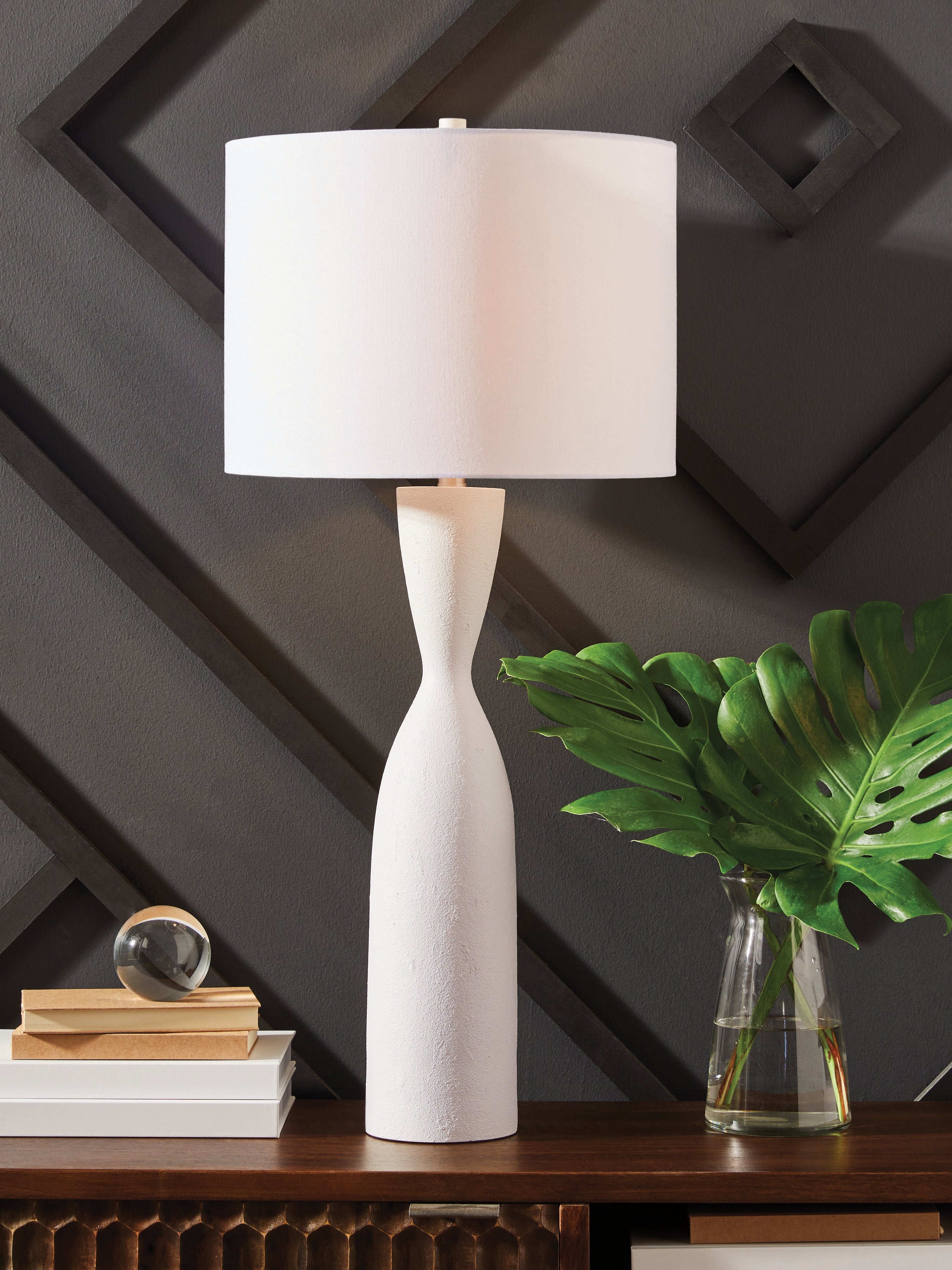 Davinford White Poly Table Lamp (1/CN)