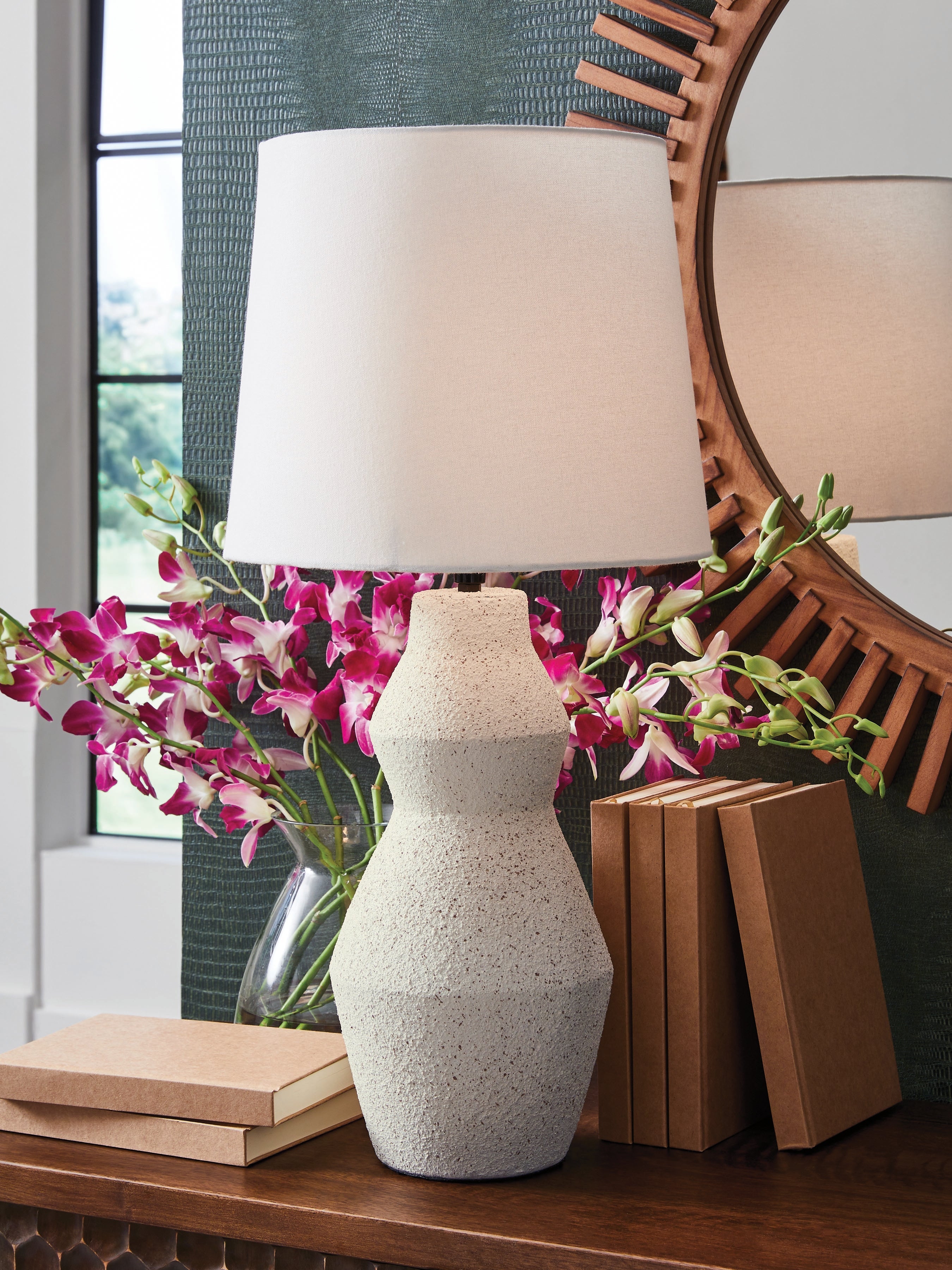Dawthorne Cream Paper Table Lamp (1/CN)