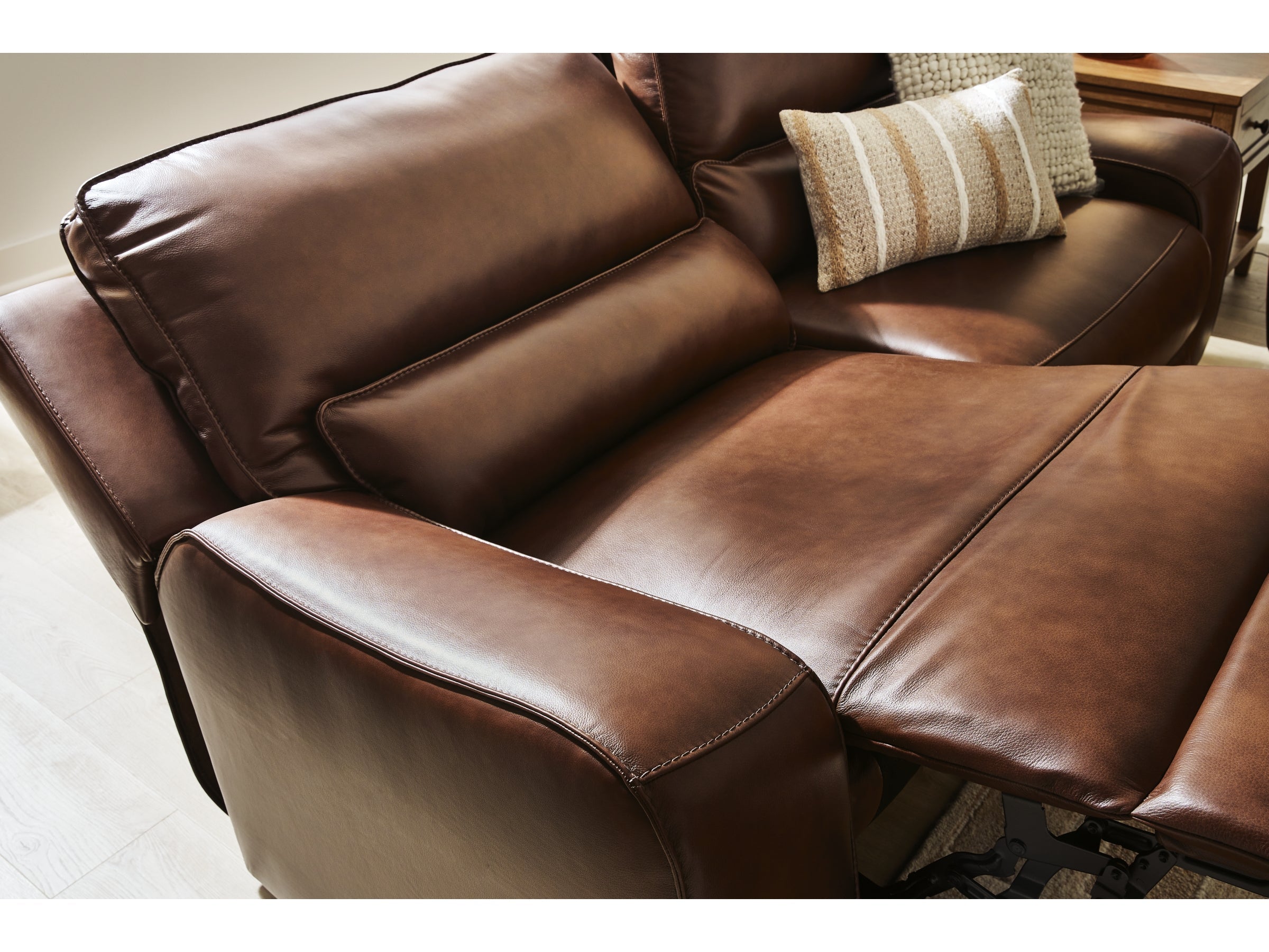 DeepWakes Canyon 2 Seat PWR REC Sofa ADJ HDREST