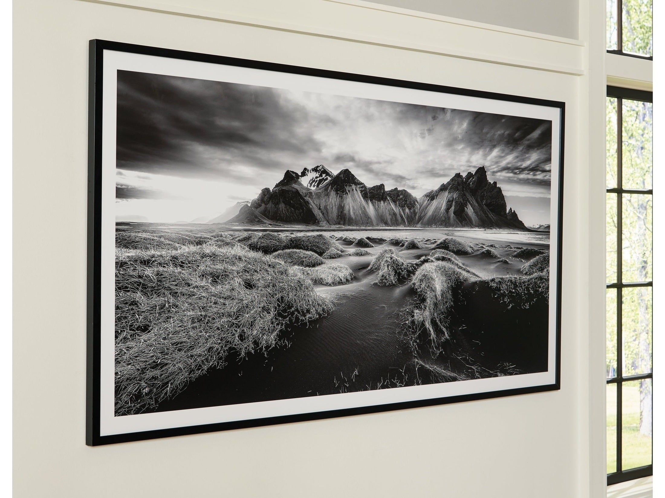 Delstone Black/White Wall Art
