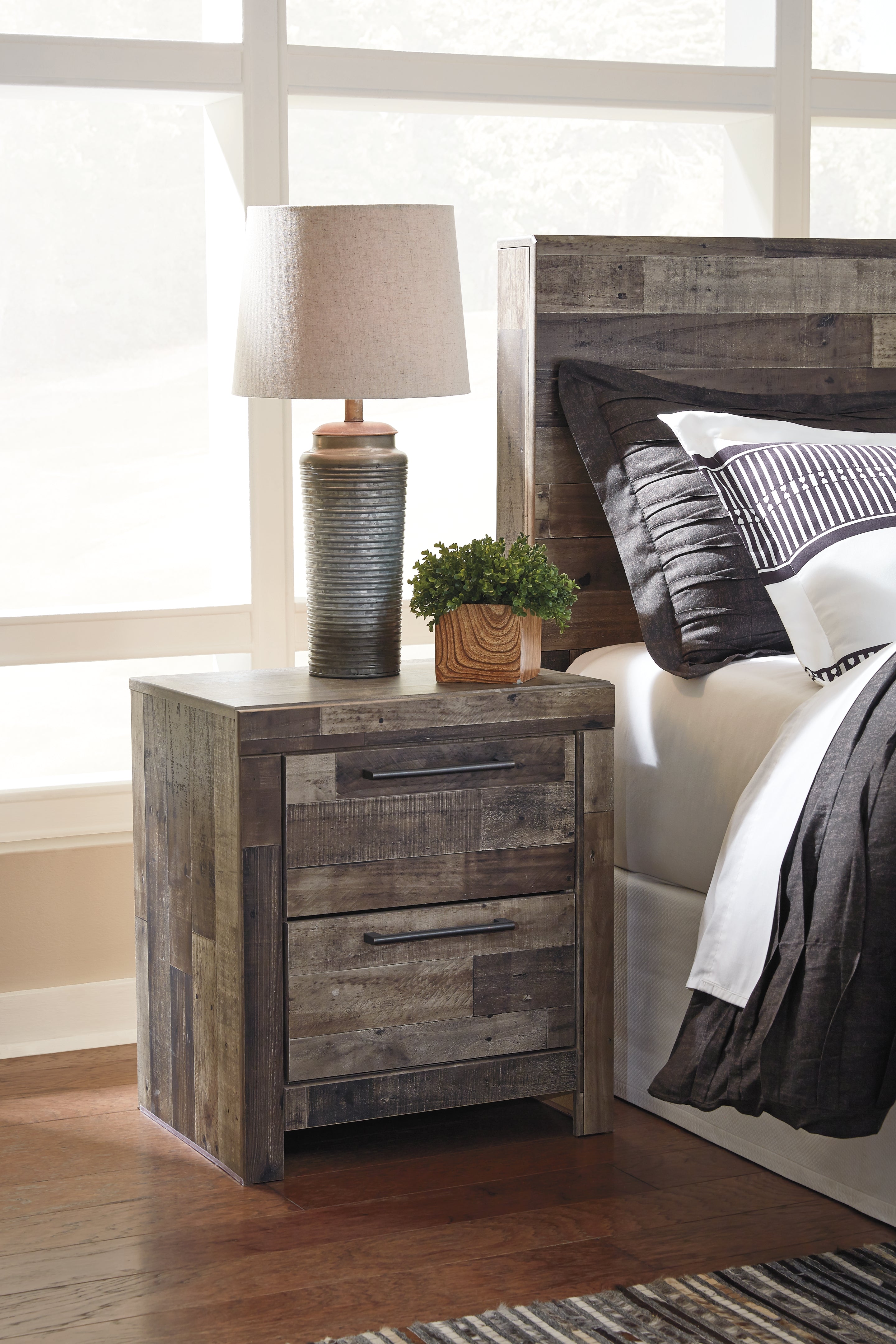 Derekson Multi Full Panel Storage Bedroom Set, Gray