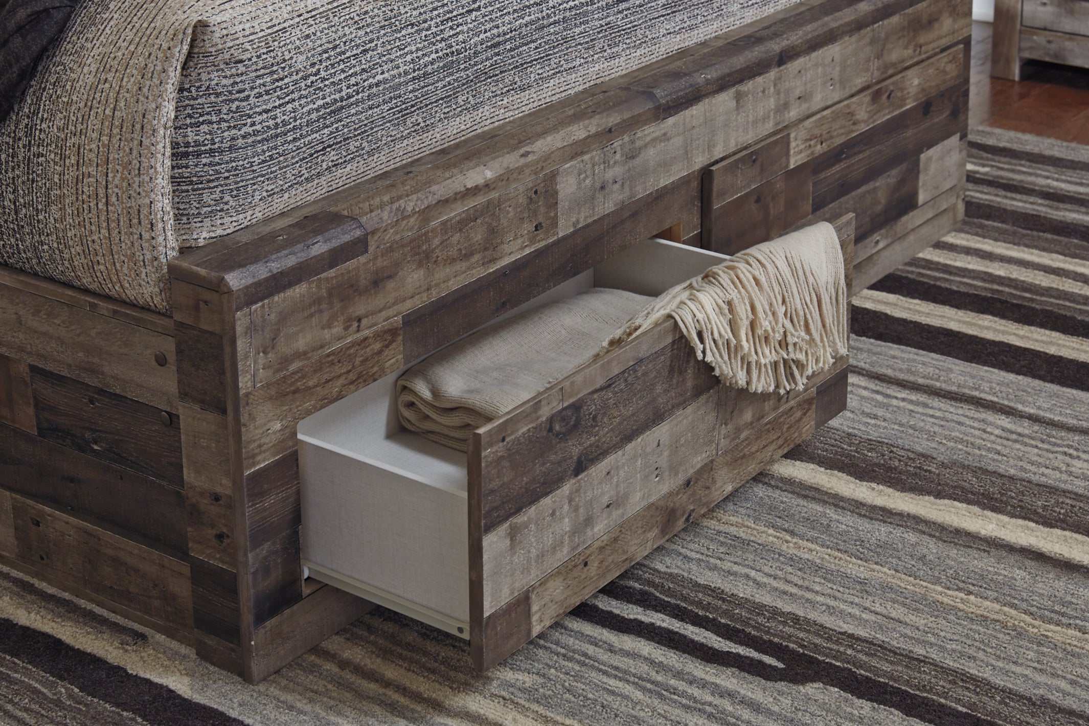 Derekson Multi Gray King Panel Bed w/ 4 Storage Drawers