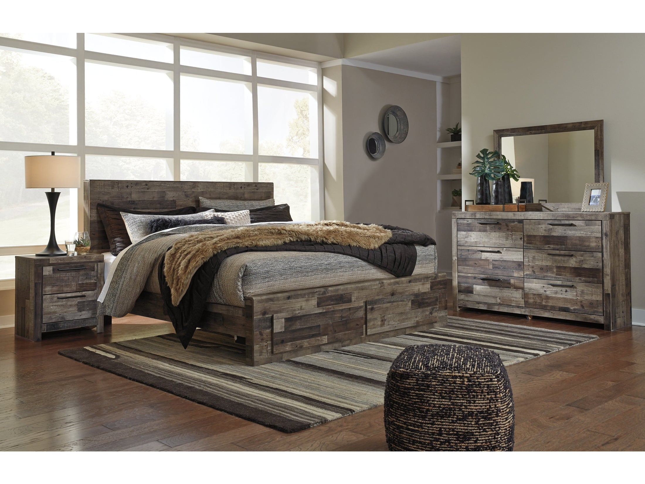 Derekson Multi King Panel Storage Bedroom Set, Gray