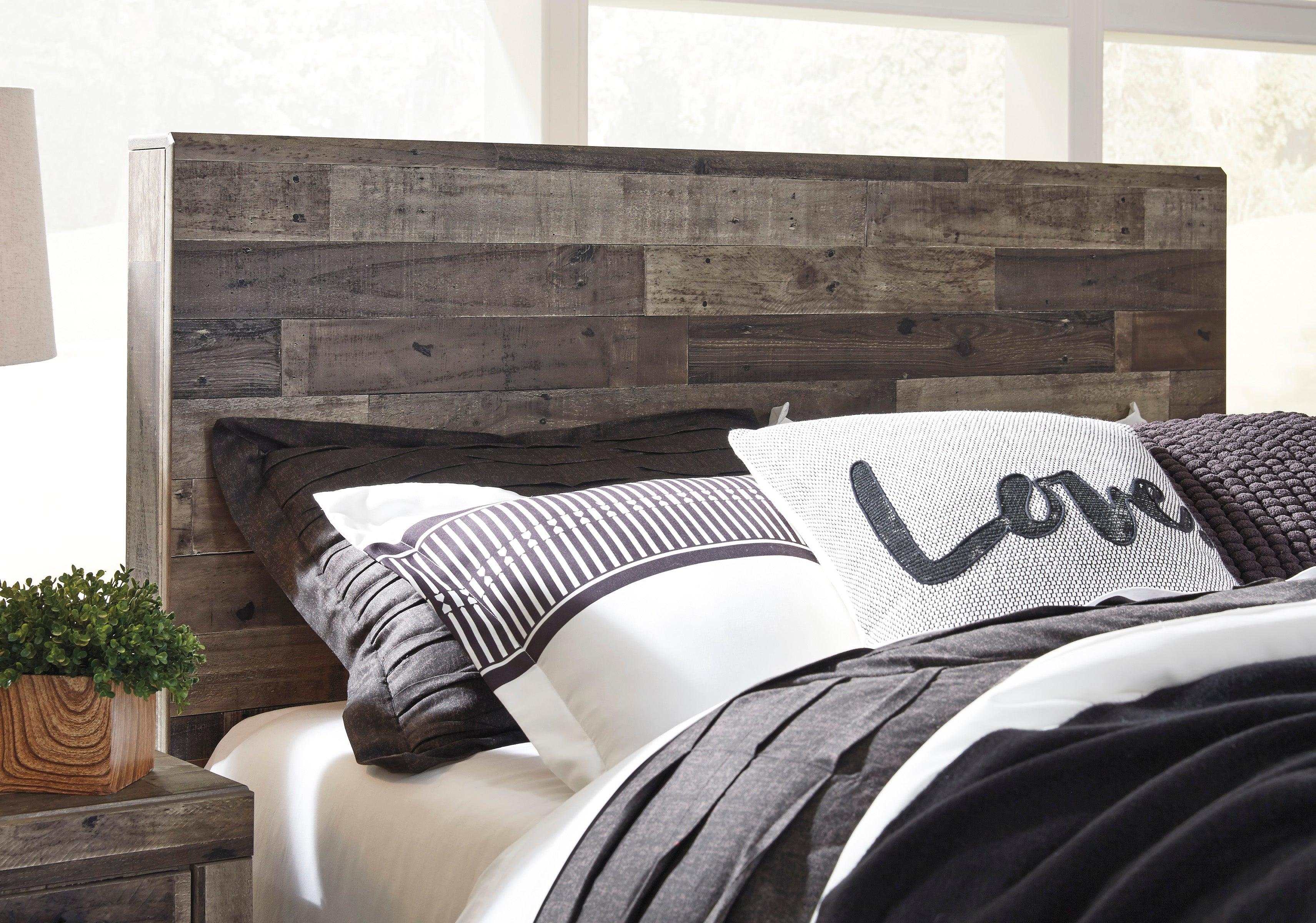 Derekson Multi Gray Queen Panel Bed
