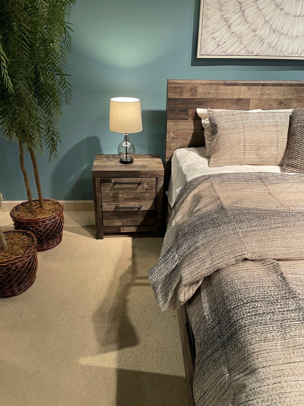 Derekson Multi Gray Queen Panel Bed