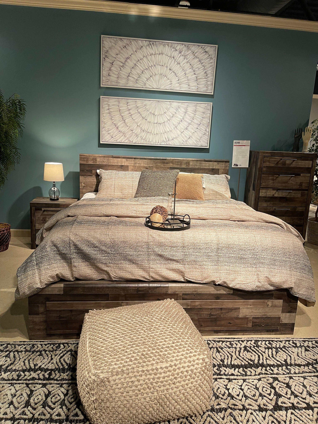 Derekson Multi Gray Queen Panel Bed