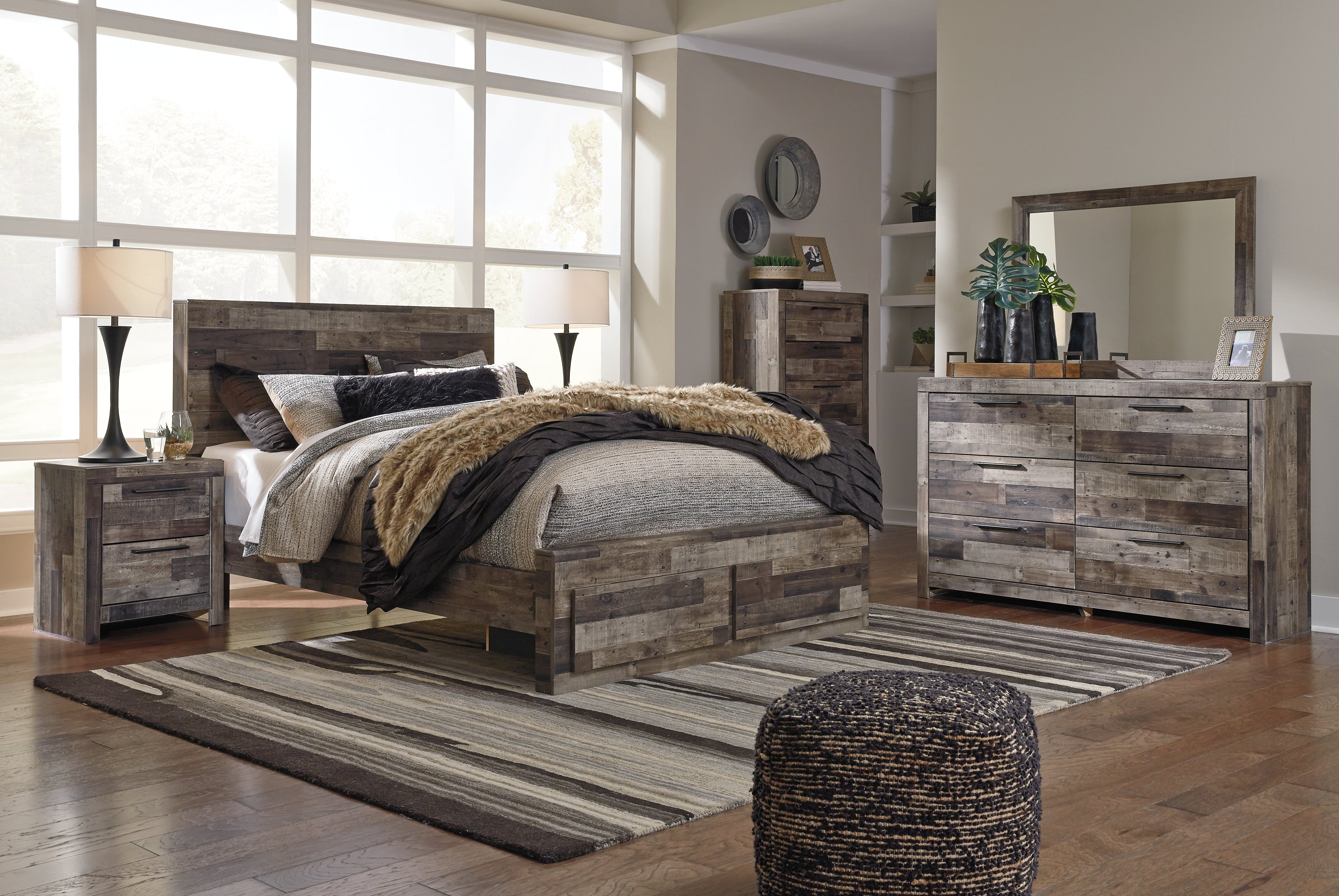 Derekson Multi Gray Queen Panel Bed w/2 Storage Drawers
