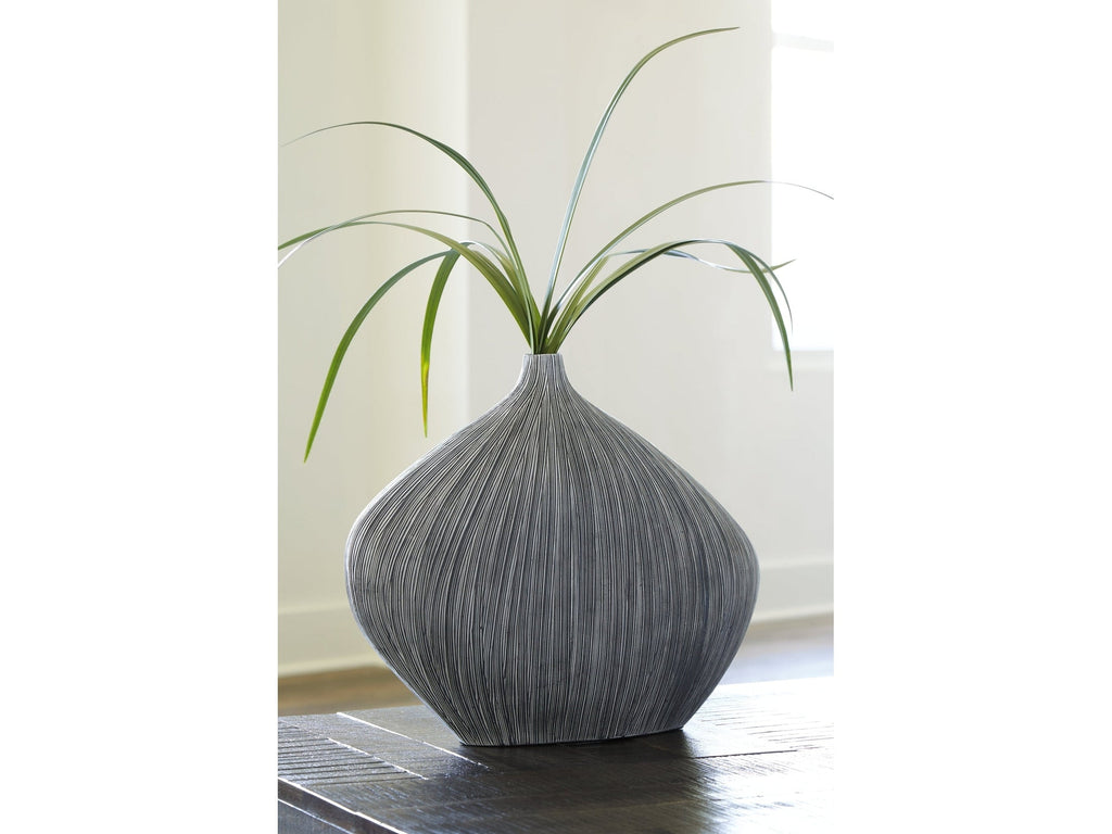 Donya Antique Black Vase