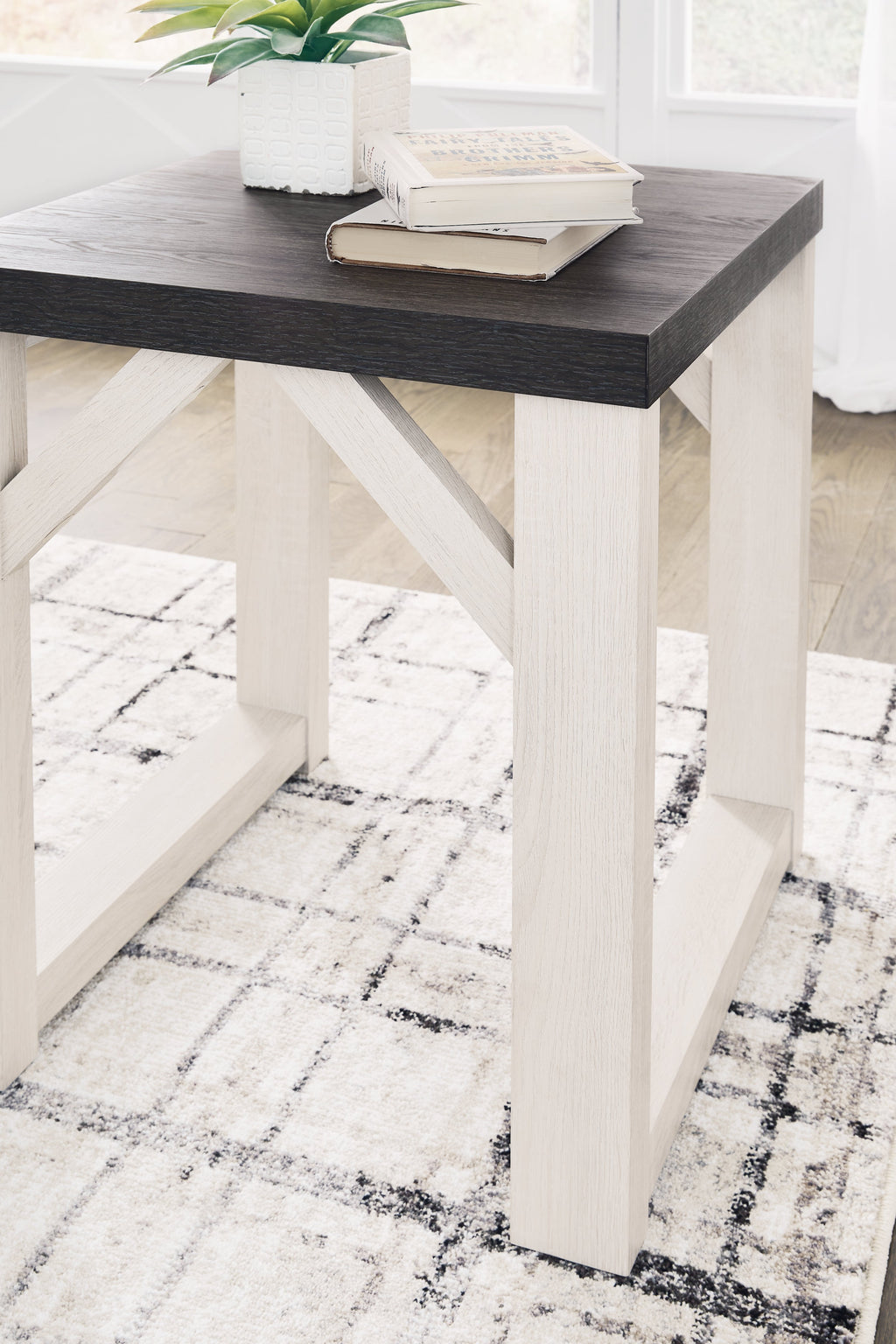 Dorrinson Antique White Occasional Table Set (Set of 3)